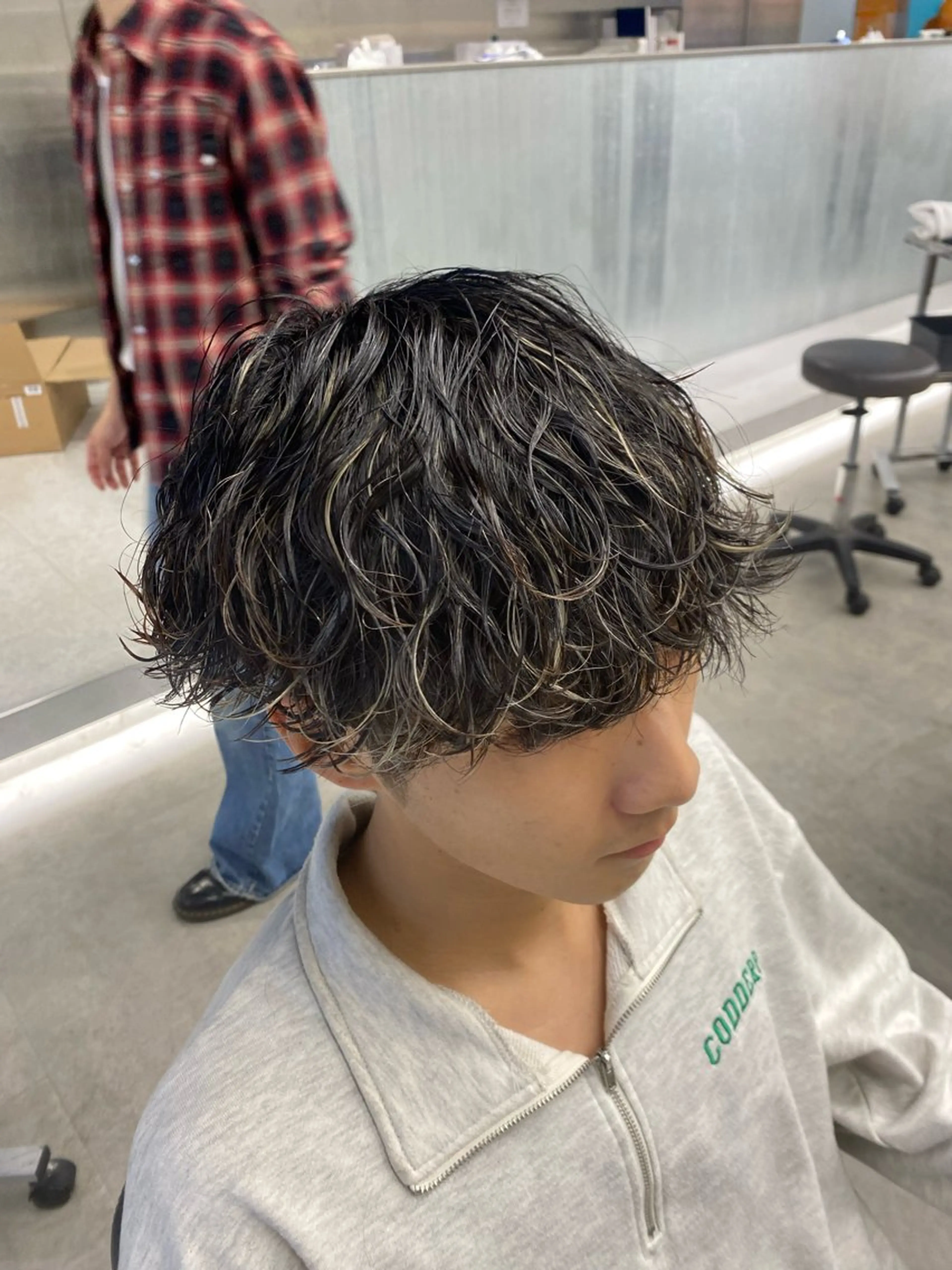 カラー パーマ メンズ カット ヘアカラー パーマ シャドウパーマ/ ルーズパーマ/メンズのヘアスタイル