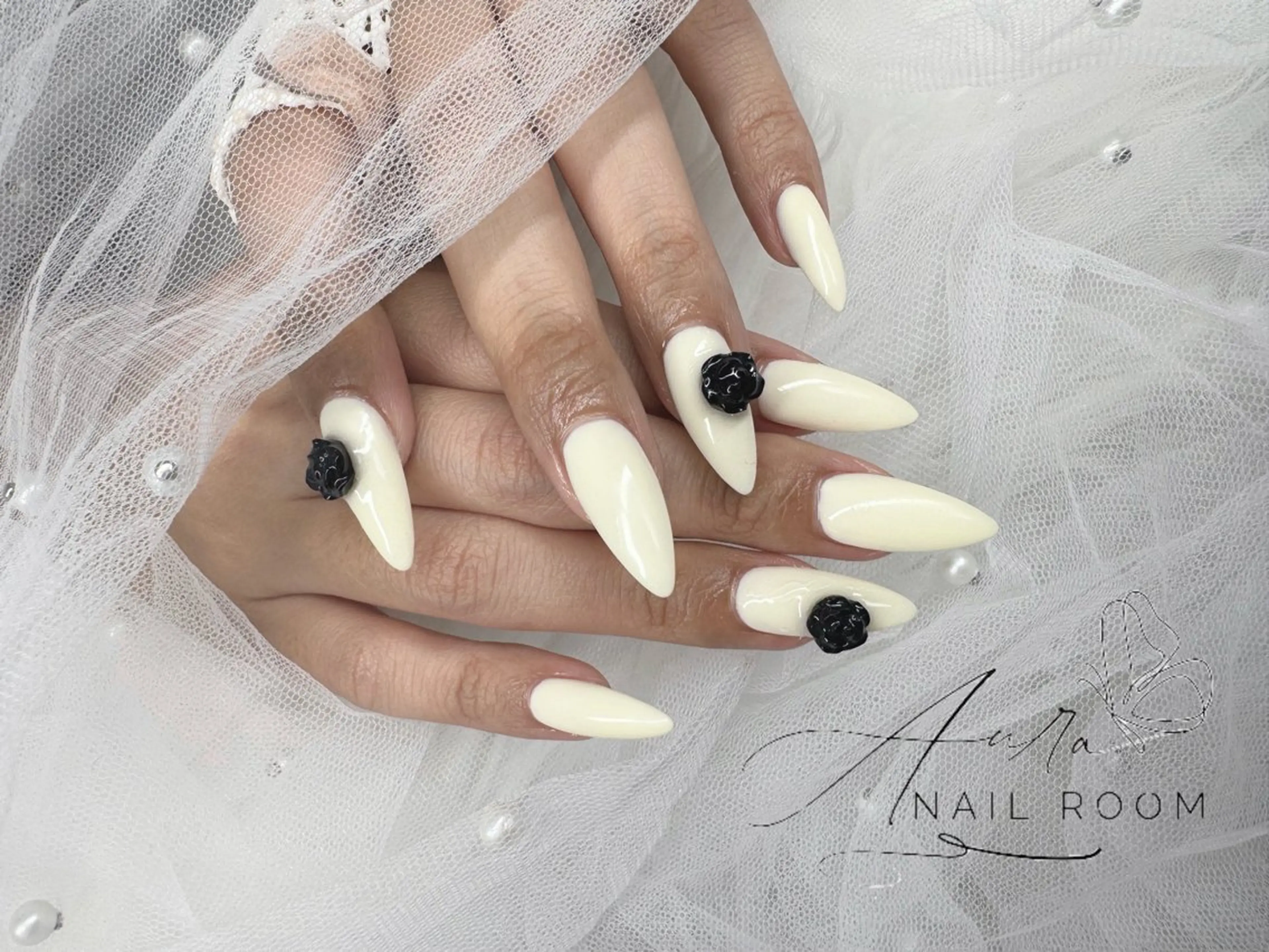 ネイル Luna (Aura nail room)のネイルデザイン