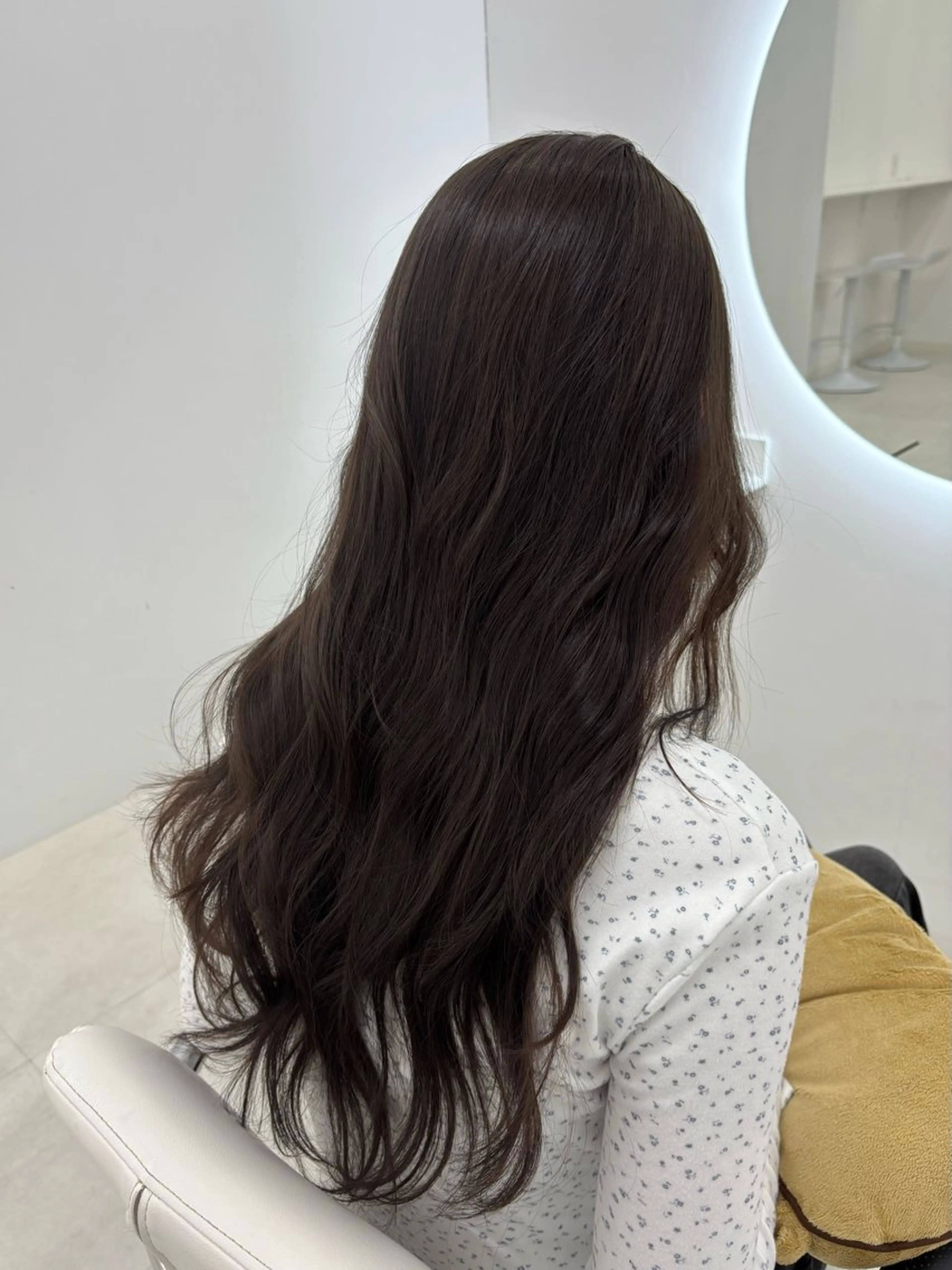 ロング カラー カット ヘアカラー トリートメント 【aini天王寺】 𝐚𝐢𝐫𝐢✂︎のヘアスタイル