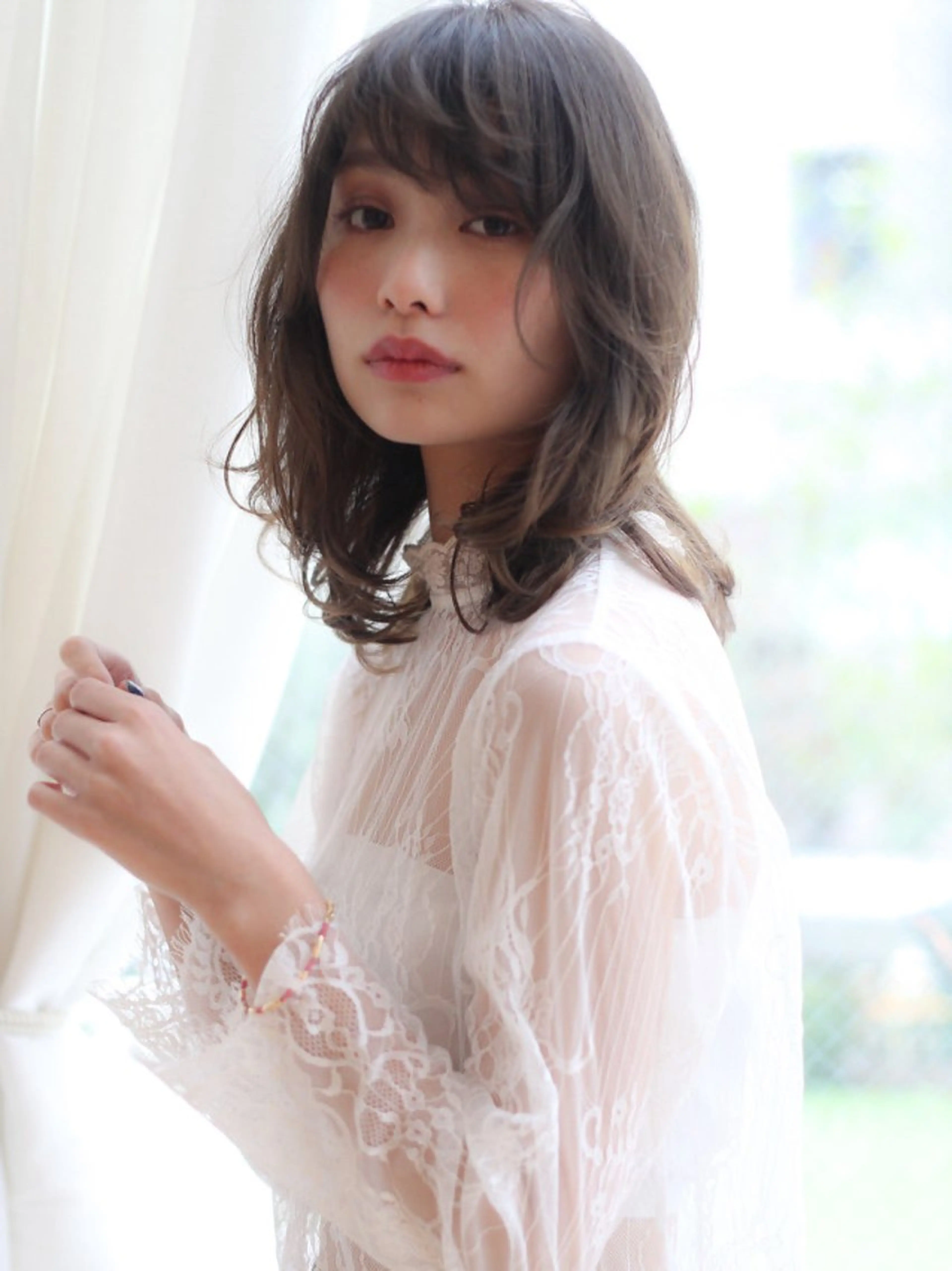 ミディアム カラー パーマ ヘアアレンジ 透明感カラー グレージュ レイヤーカット カット ヘアカラー トリートメント 髪質改善/韓国風 レイヤー/田村祐樹のヘアスタイル