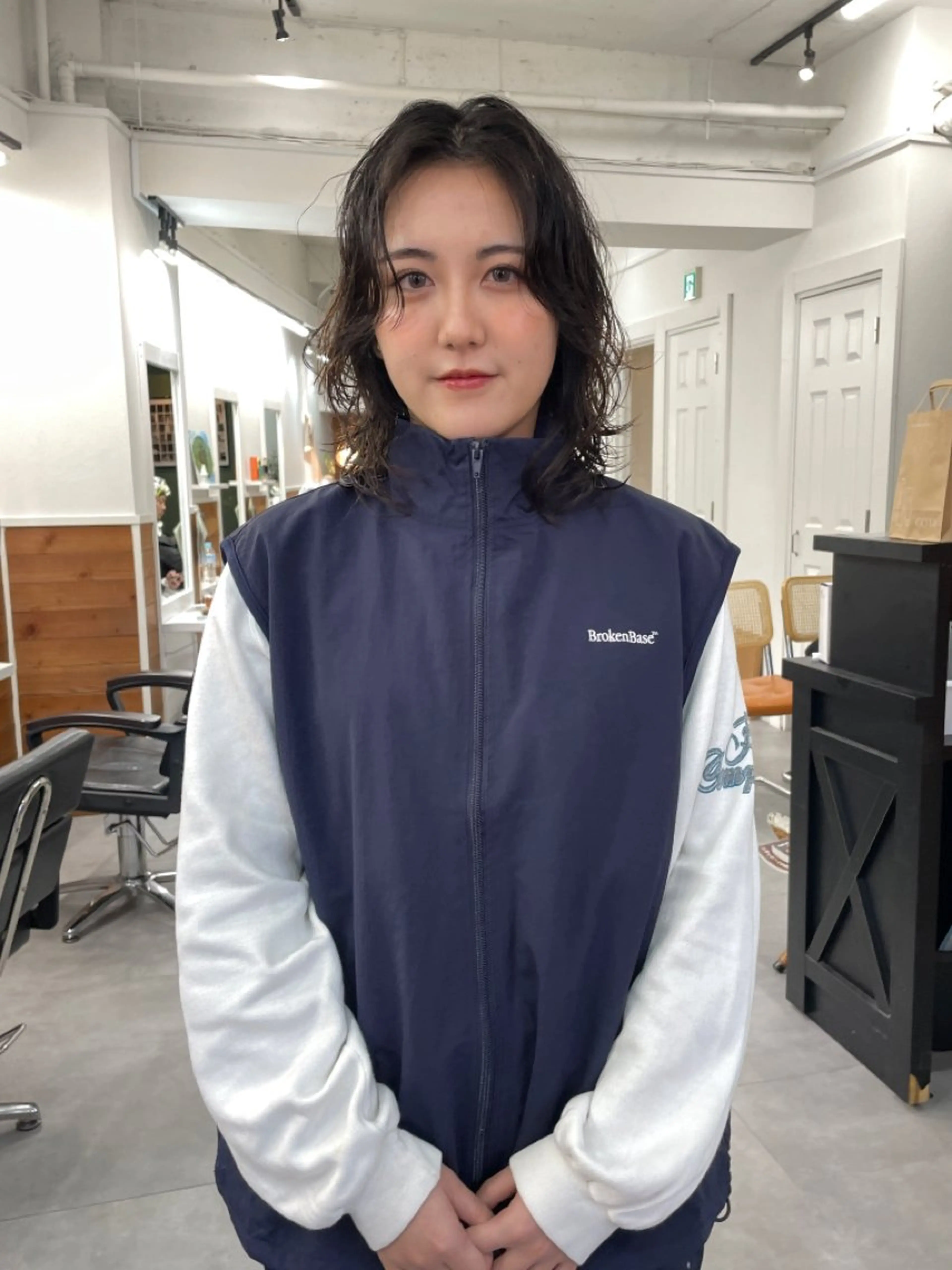 ミディアム カラー パーマ カット ヘアカラー パーマ トリートメント レイヤー／似合わせ TAKUYAのヘアスタイル