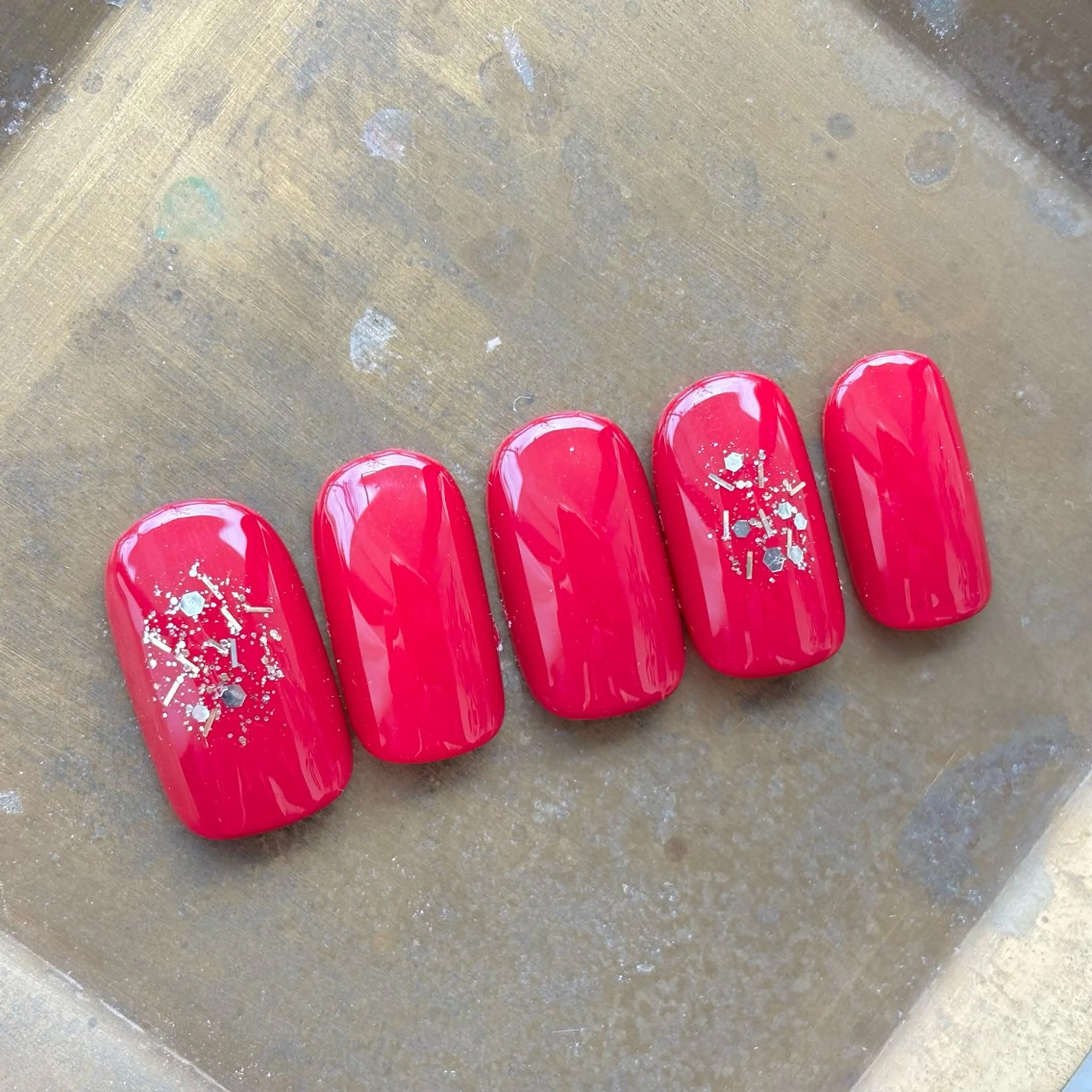 ネイル キラキラネイル ラメ(グリッター) 赤色 伊藤 貴恵のネイルデザイン