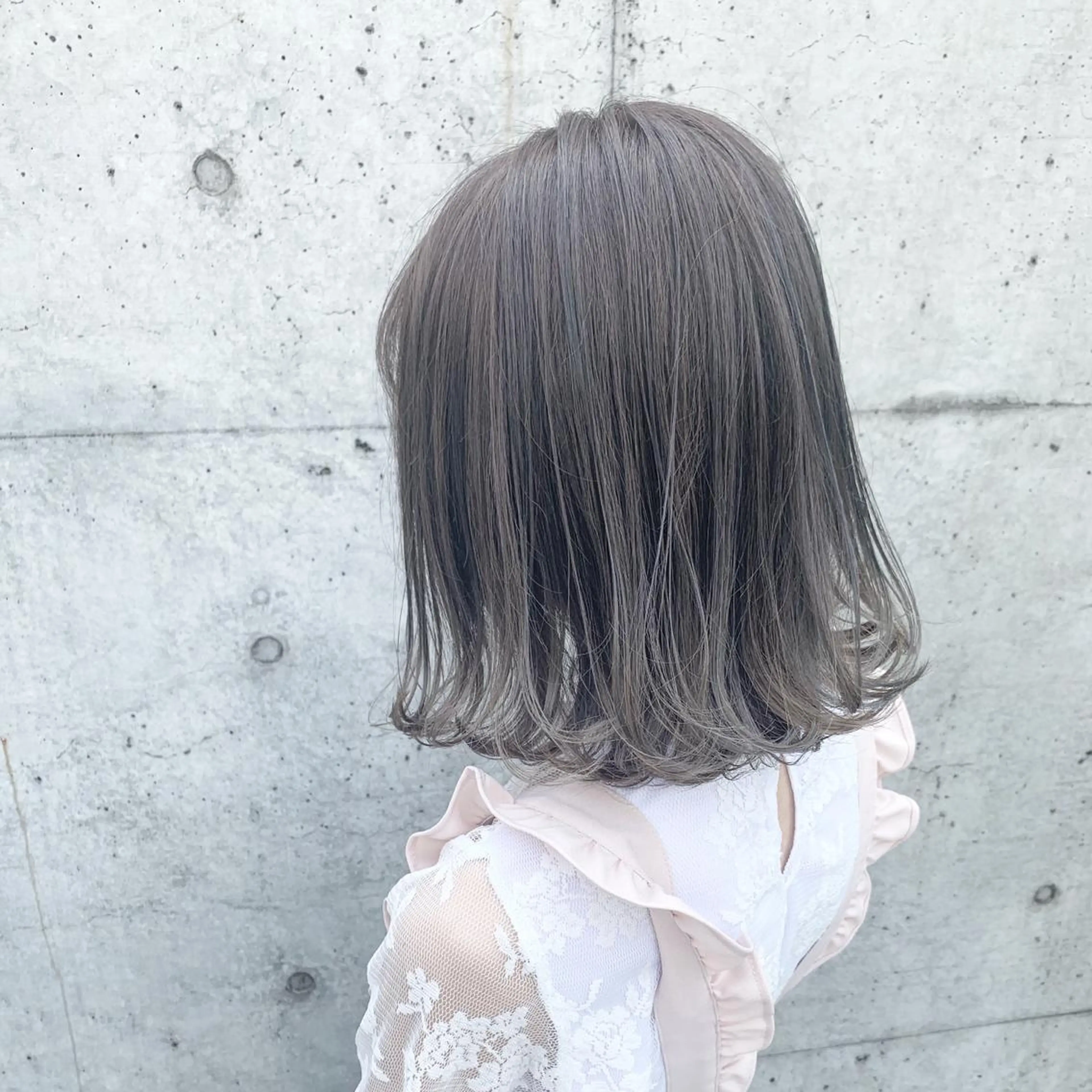 ショート カラー ヘアアレンジ アッシュ アッシュグレー アッシュグレージュ グラデーションカラー グレージュ 垢抜け案内人 鈴木聖矢✂️のヘアスタイル