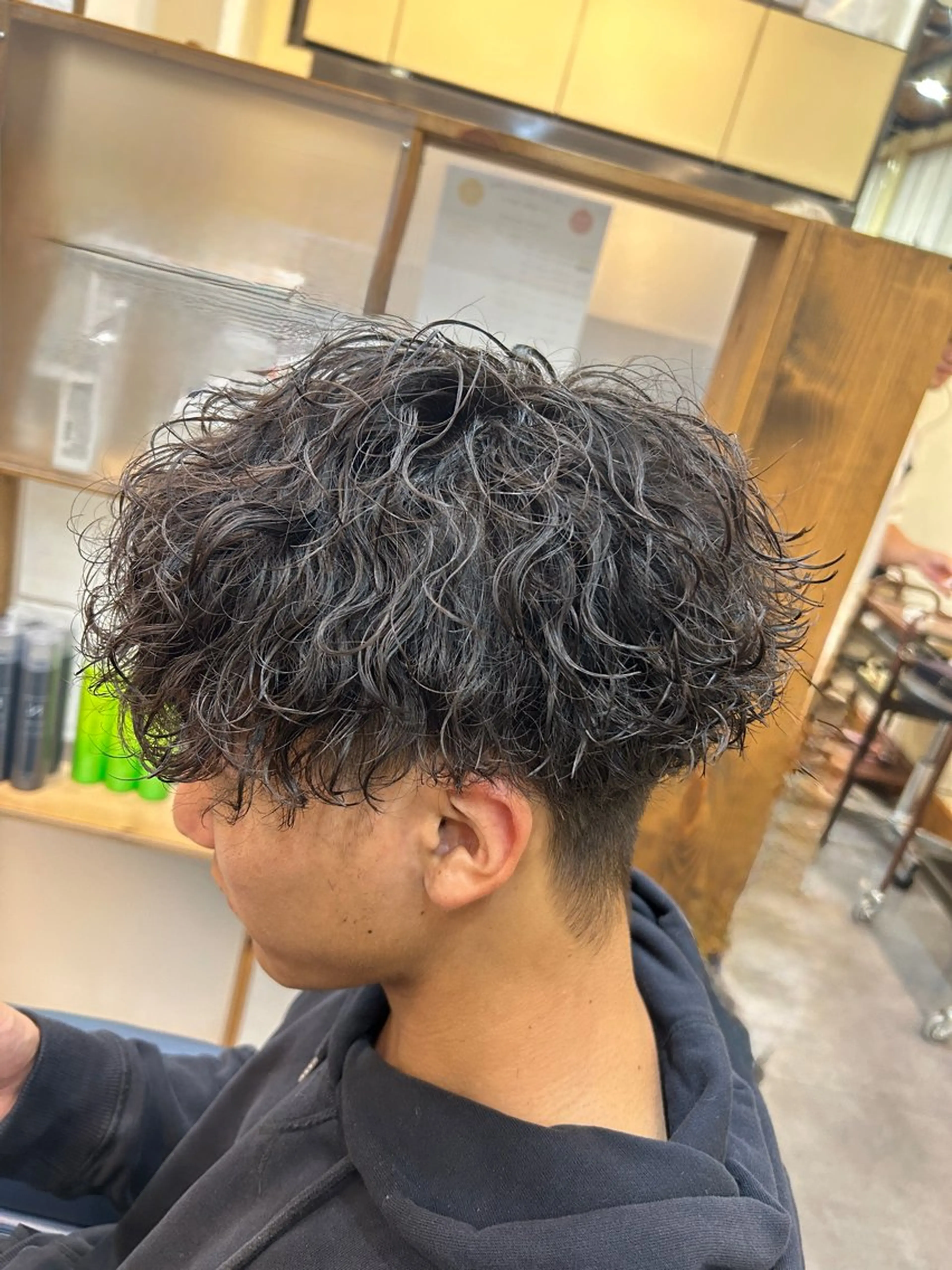 パーマ メンズ メンズパーマ 波巻きパーマ スパイラルパーマ カット パーマ メンズ特化美容師 岩田拓海のヘアスタイル