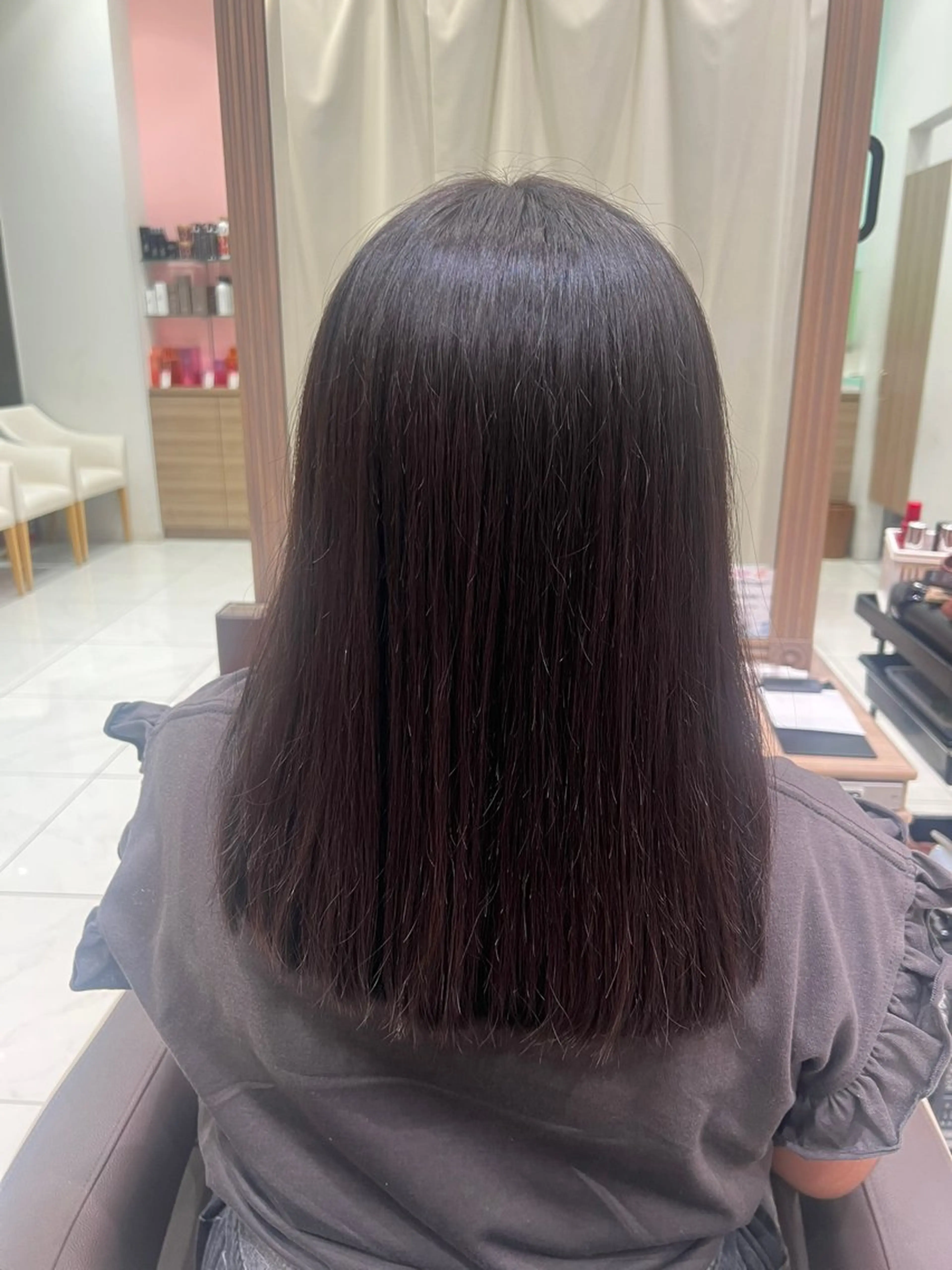 セミロング 松下 汐里のヘアスタイル