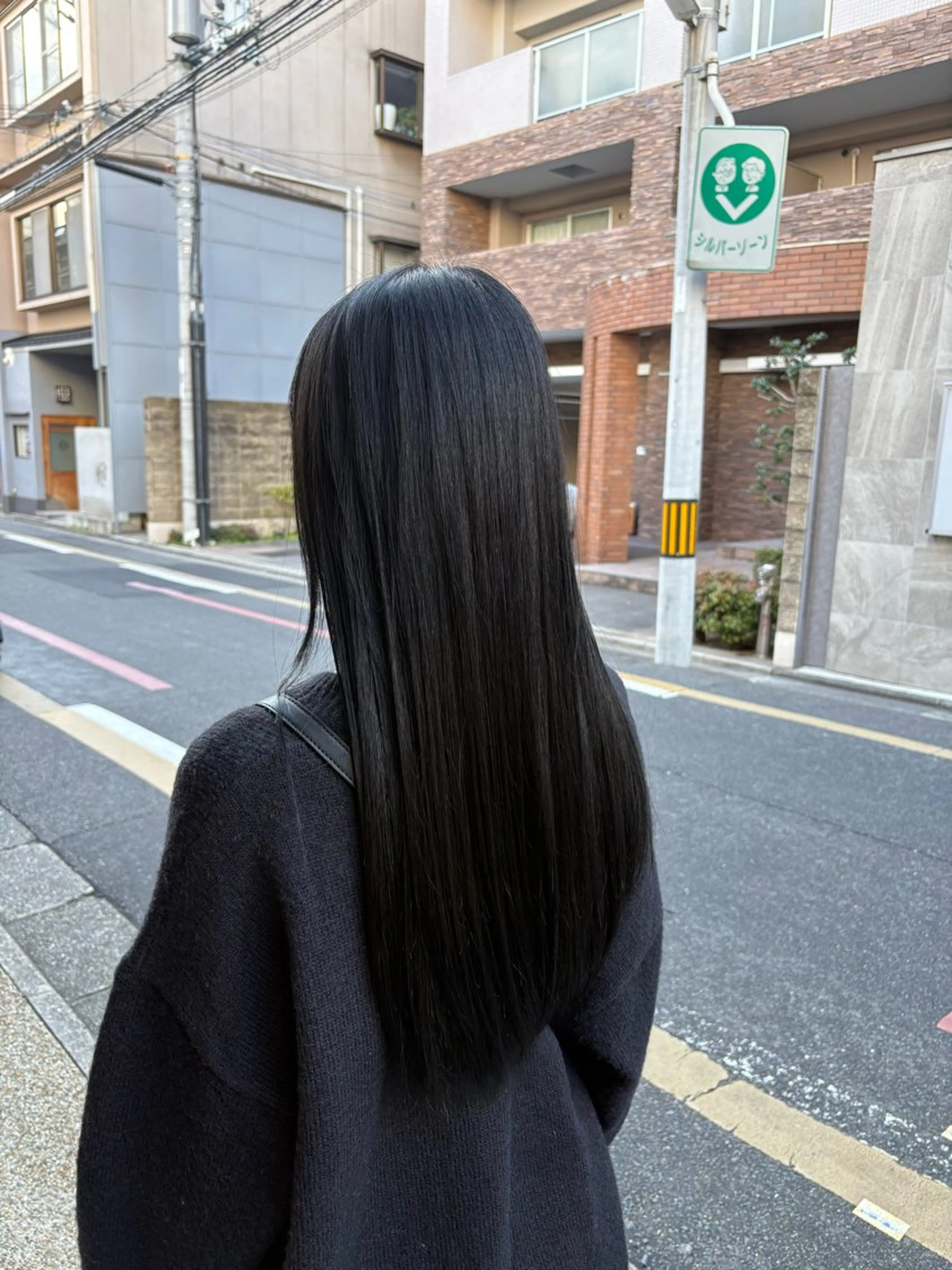 ロング カラー 黒髪 ブルーカラー ブルーブラック カット ヘアカラー トリートメント 北尾 斗唯のヘアスタイル