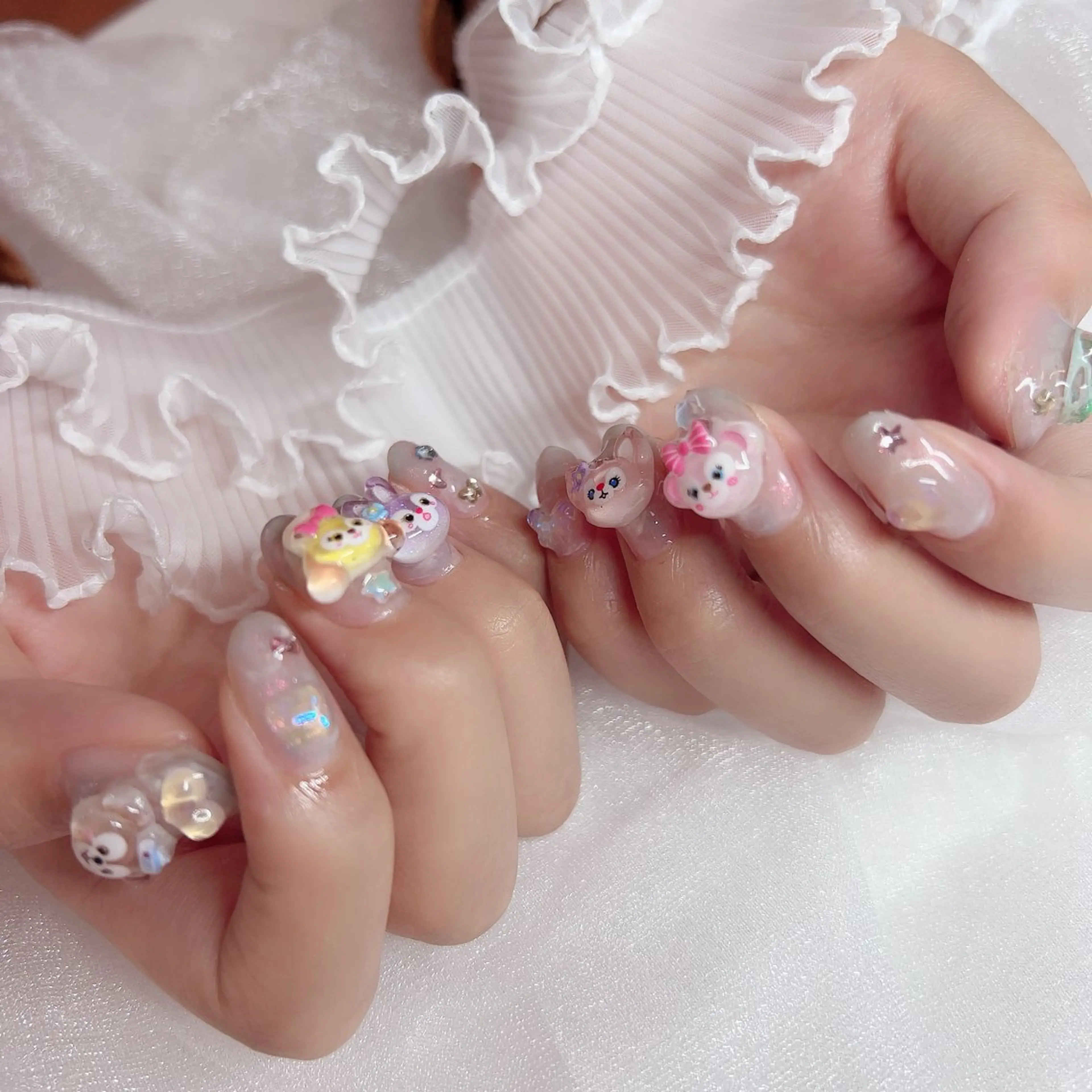 ネイル ジェルネイル パラジェル HENECY🍓 momokaのネイルデザイン