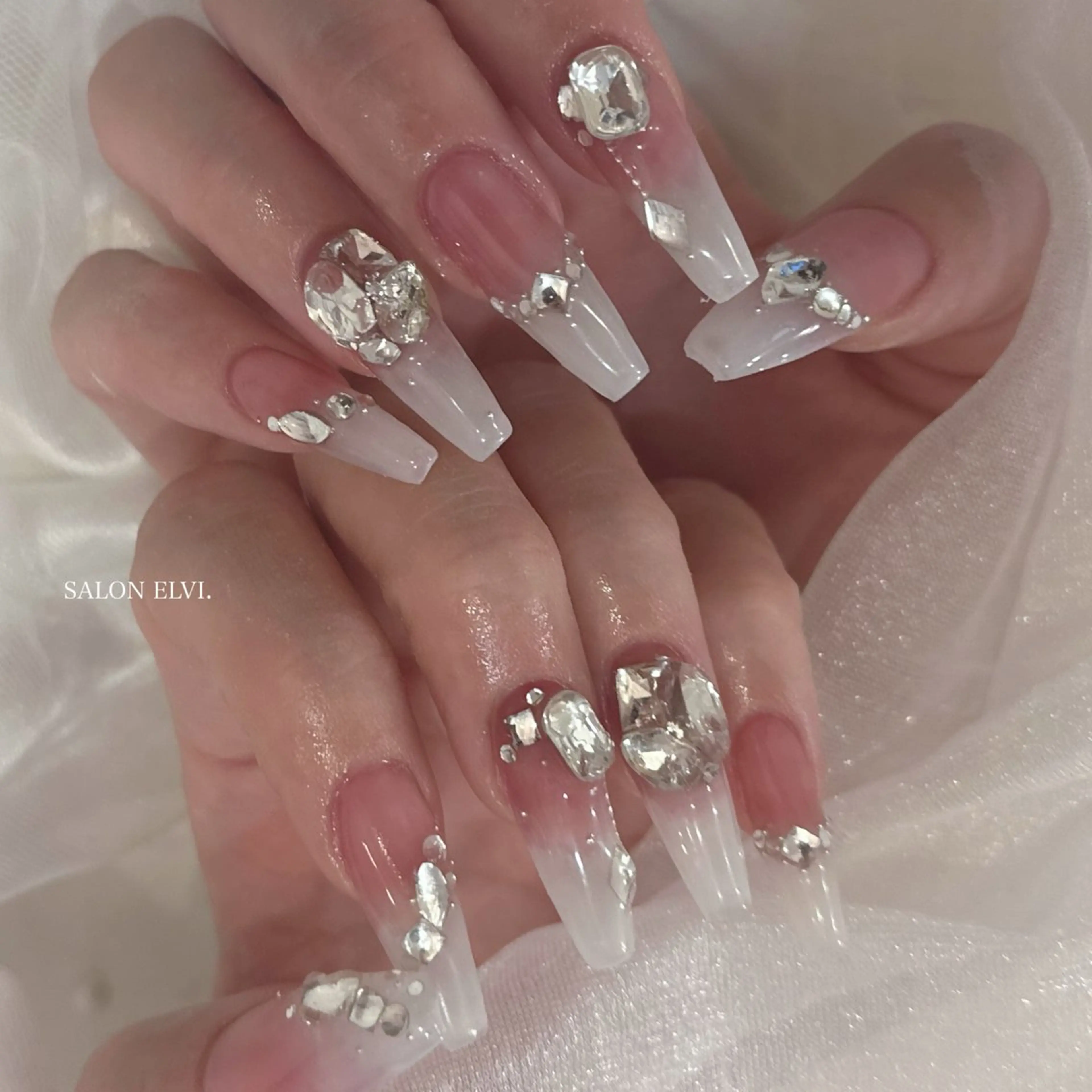 ネイル SALON ELVI.のネイルデザイン