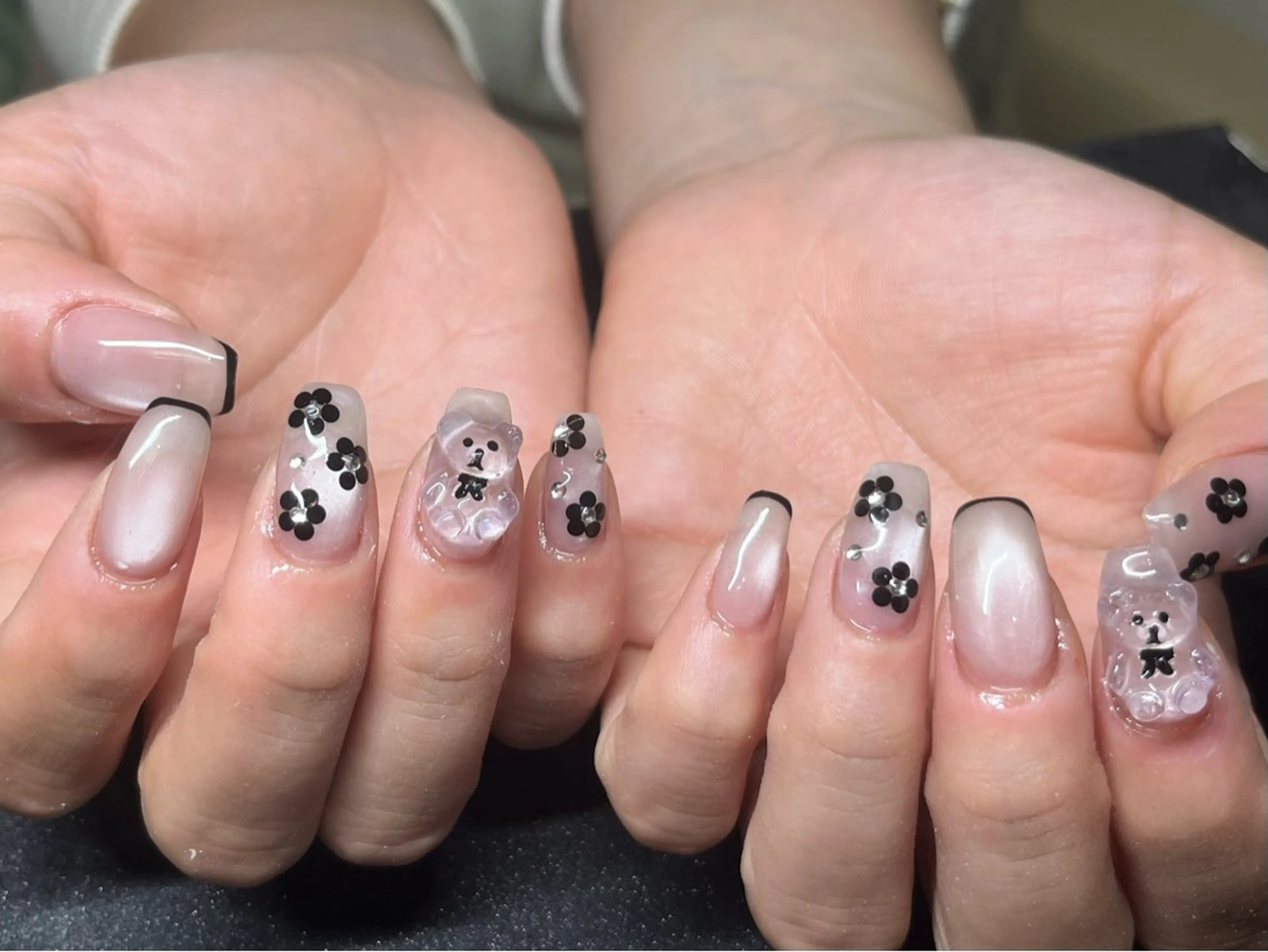 ネイル ハンドネイル Chika .のネイルデザイン