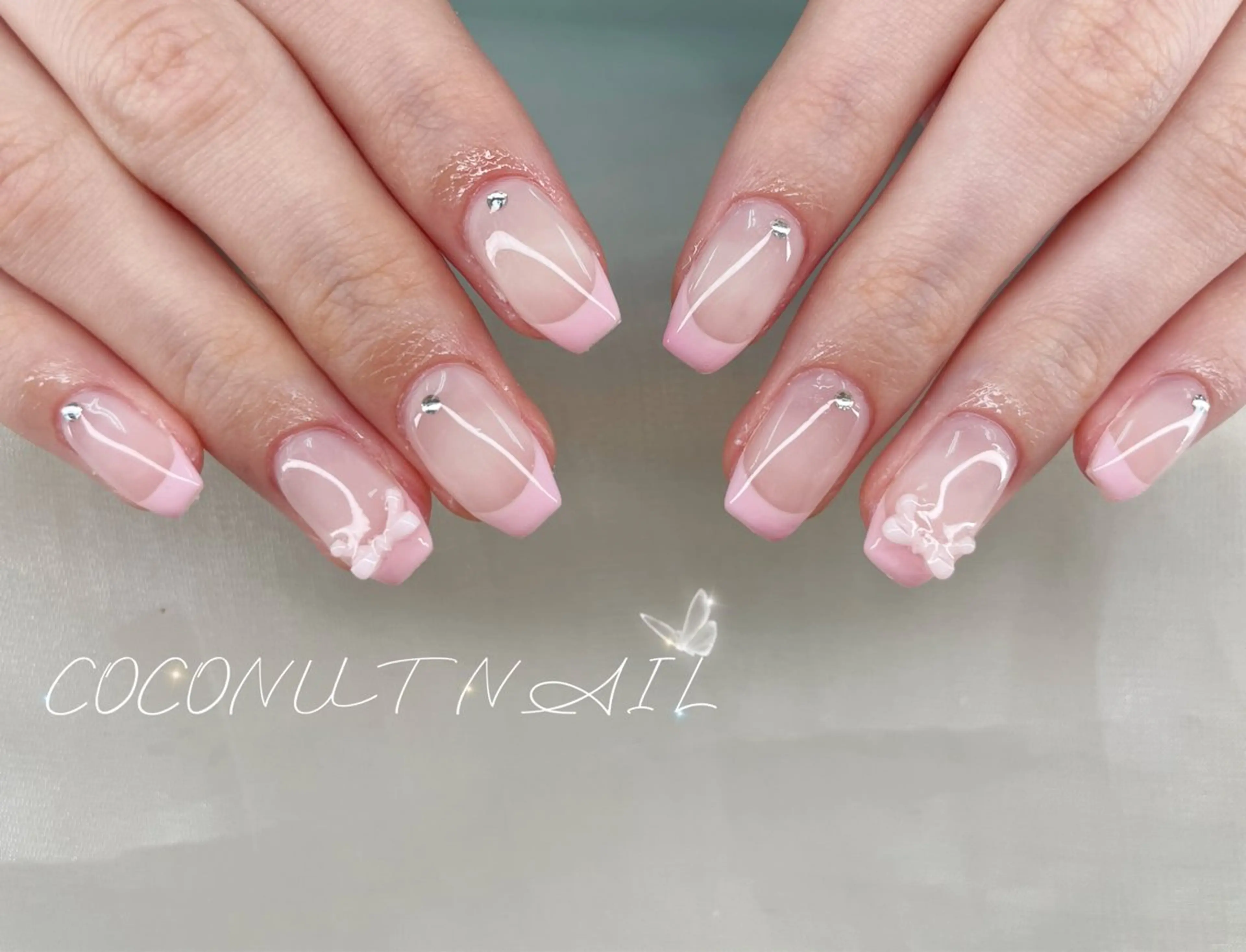 ネイル べっ甲ネイル フレンチネイル キラキラネイル ラメ(グリッター) マグネットネイル ハンドネイル 神田 ココナッツのネイルデザイン