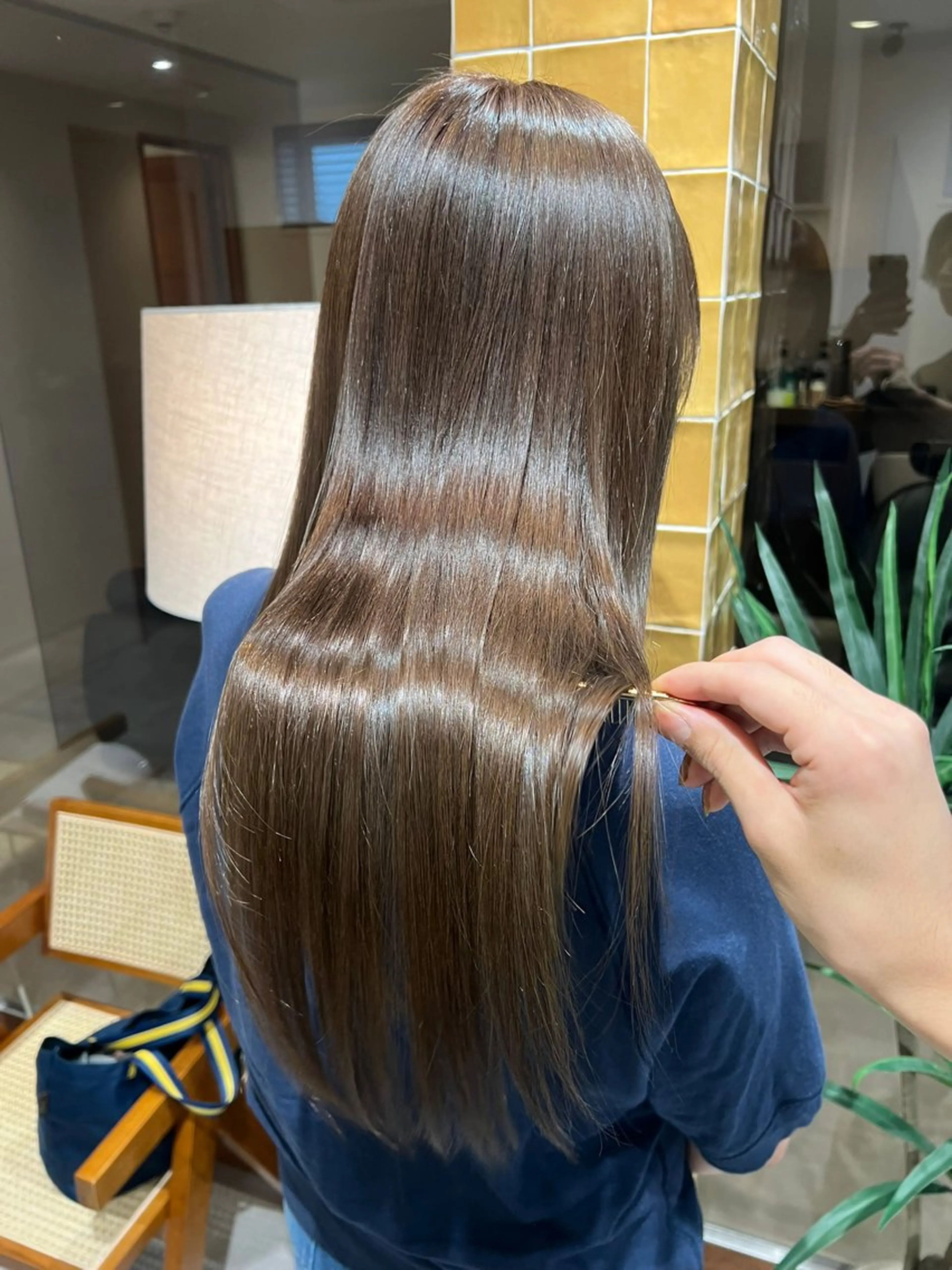 ロング カラー ベージュカラー 透明感カラー オリーブベージュ トリートメント ヘアカラー トリートメント 艶髪/透明感 レイヤー YUKIのヘアスタイル
