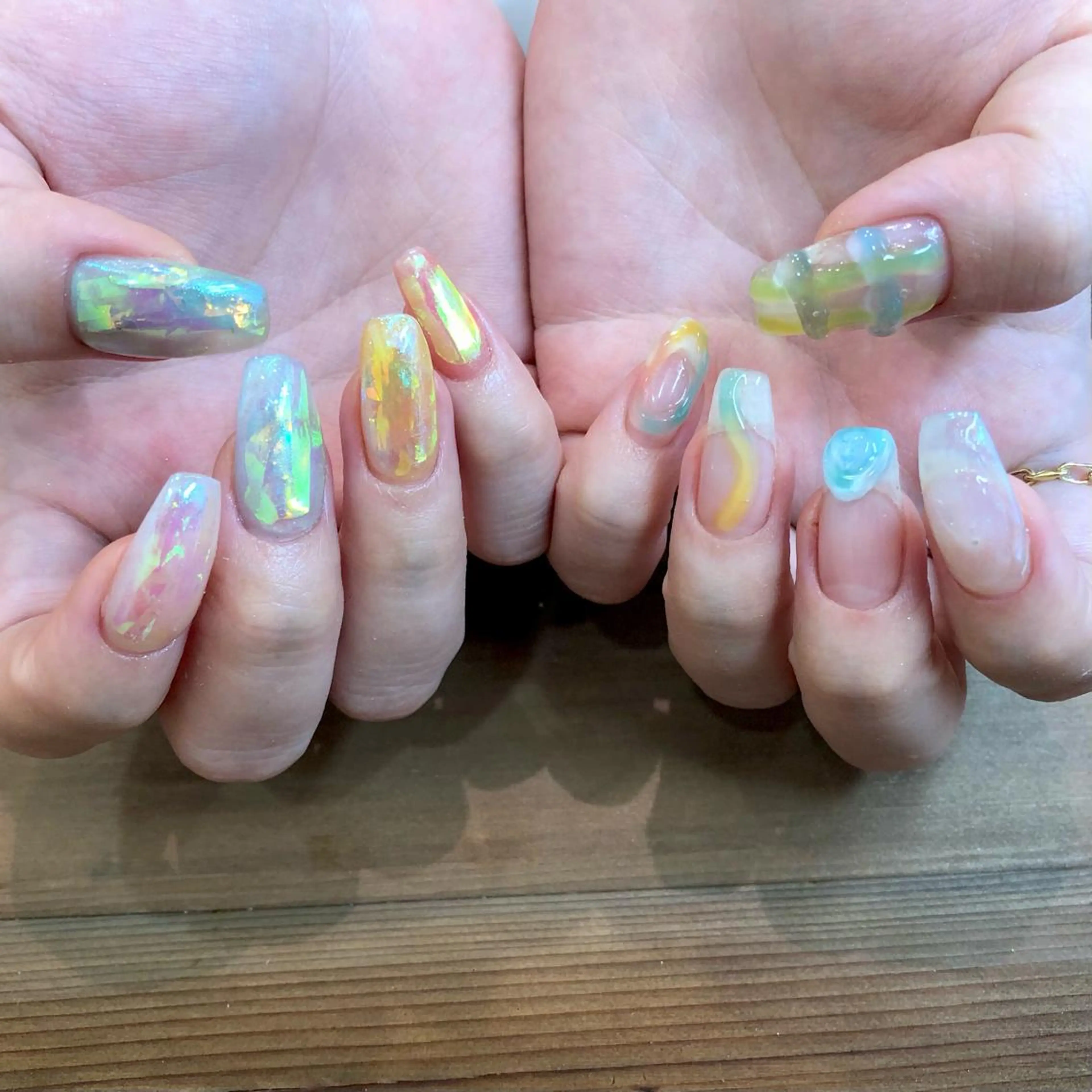 ネイル 氷ネイル・うるうるネイル le'a moe KONAMIのネイルデザイン