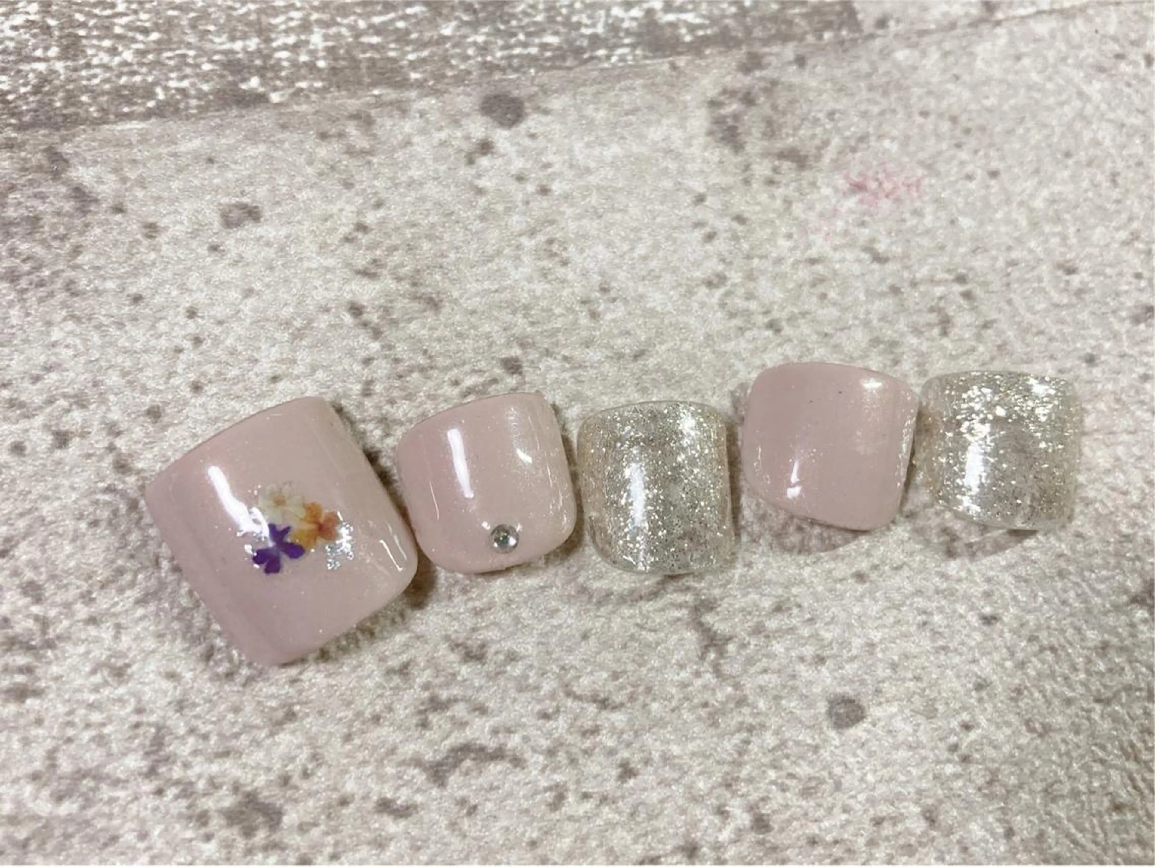 ネイル フットネイル mogunail &blowのネイルデザイン