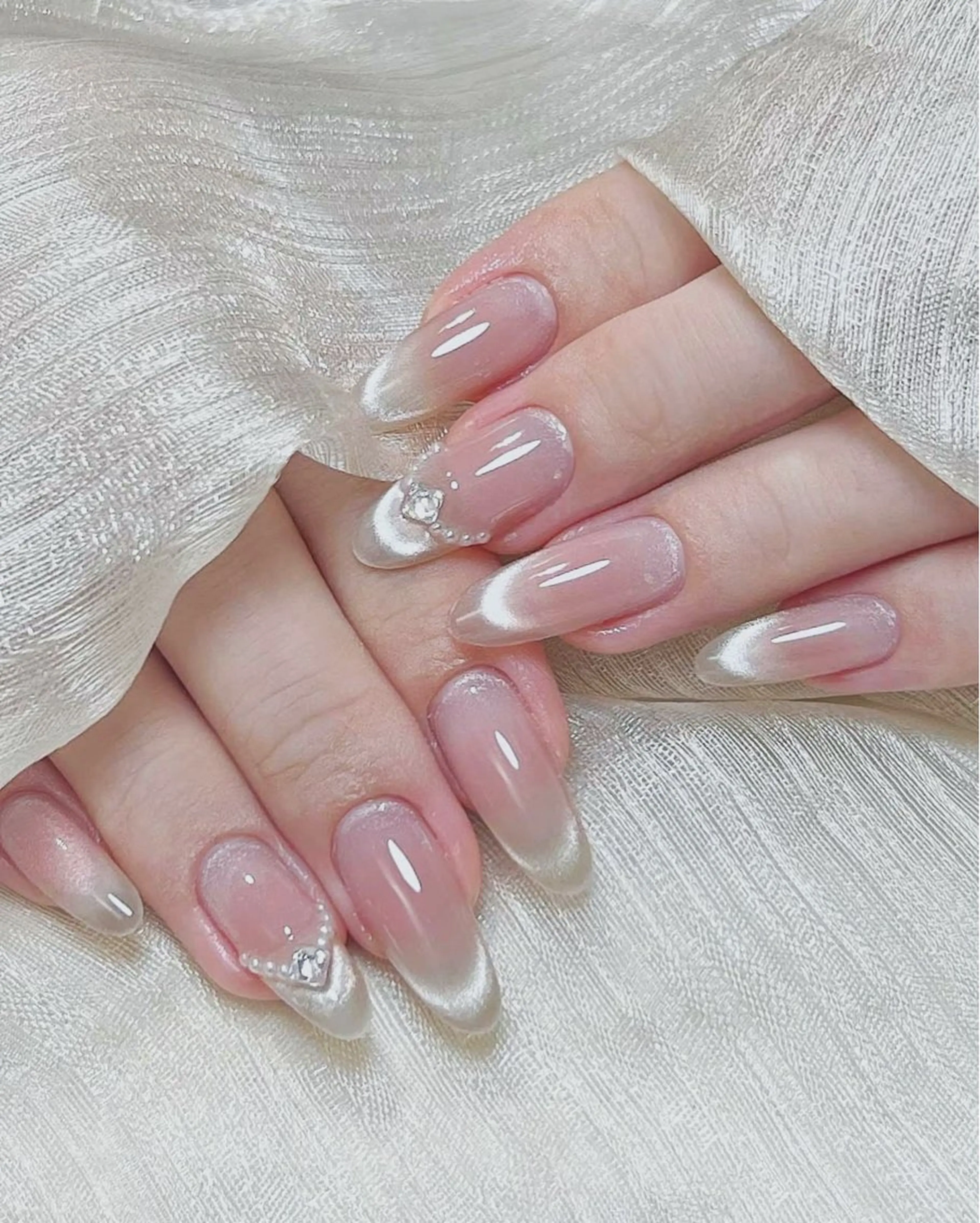 ネイル フットネイル ジェルネイル 韓国ネイル マグネットネイル 持ち込み ハンドネイル Akiko ネイルサロン所属・AKIKO ネイルサロンのネイルデザイン