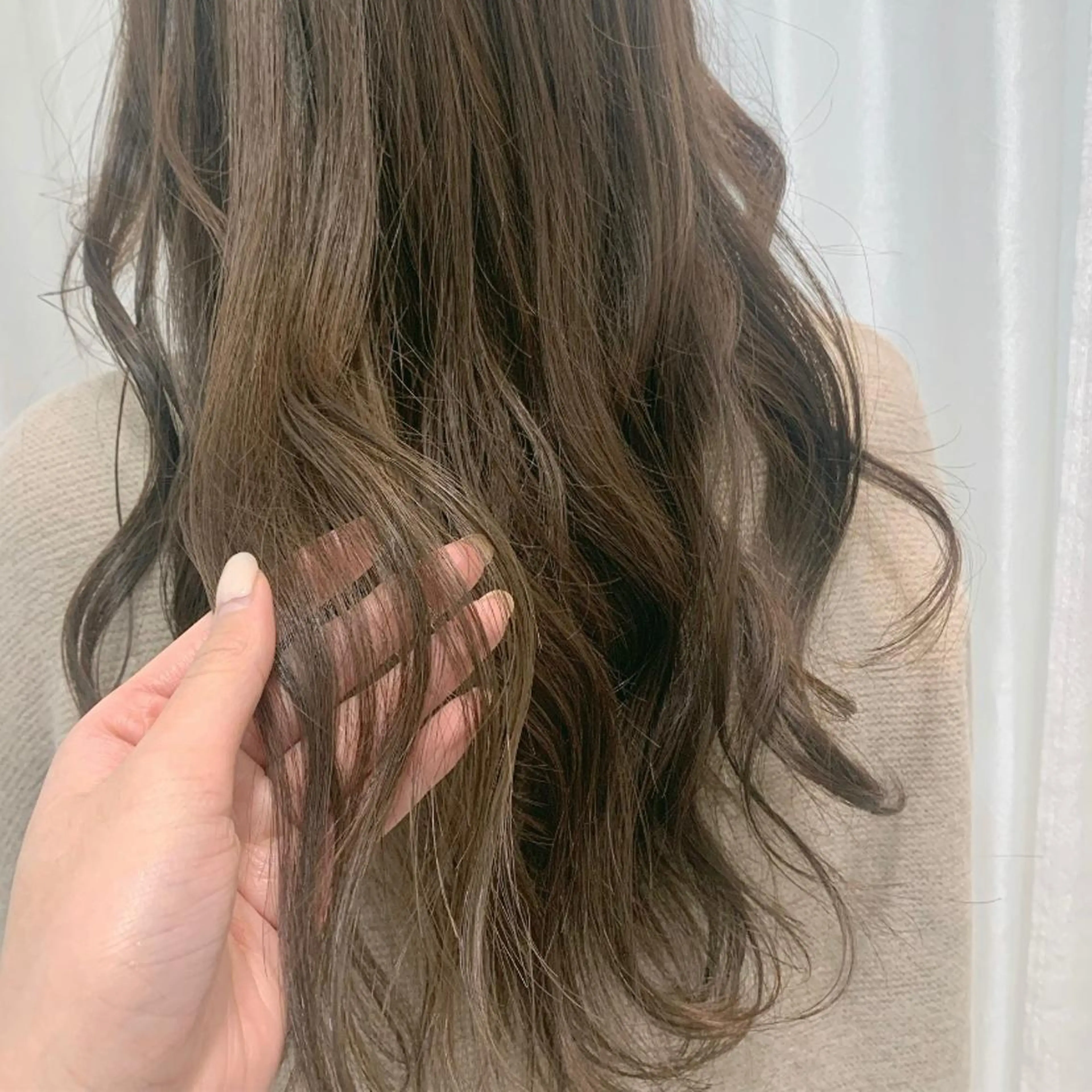 ロング カラー 池本 梨奈のヘアスタイル