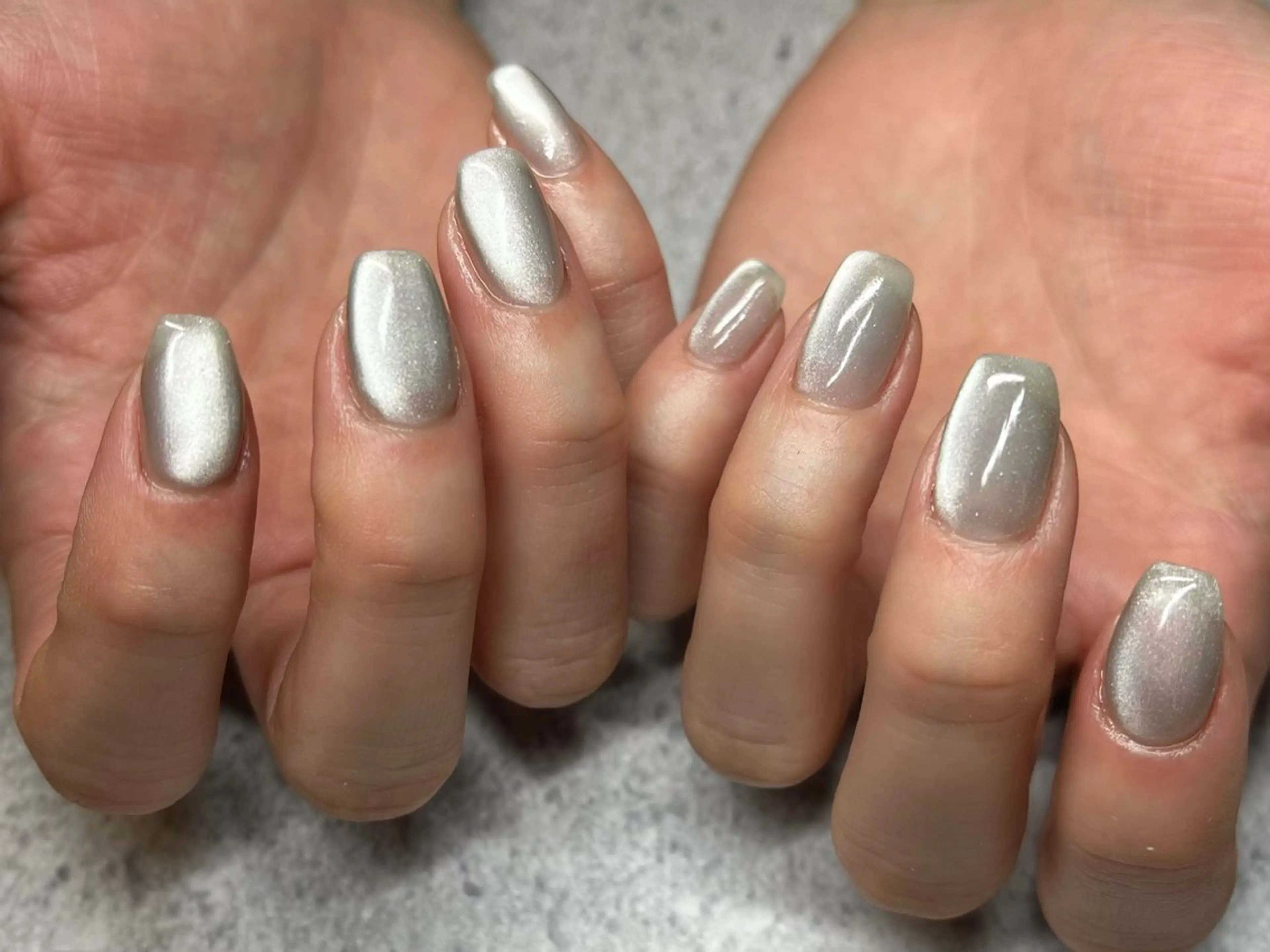 ミディアム ハンドネイル watabe .のネイルデザイン