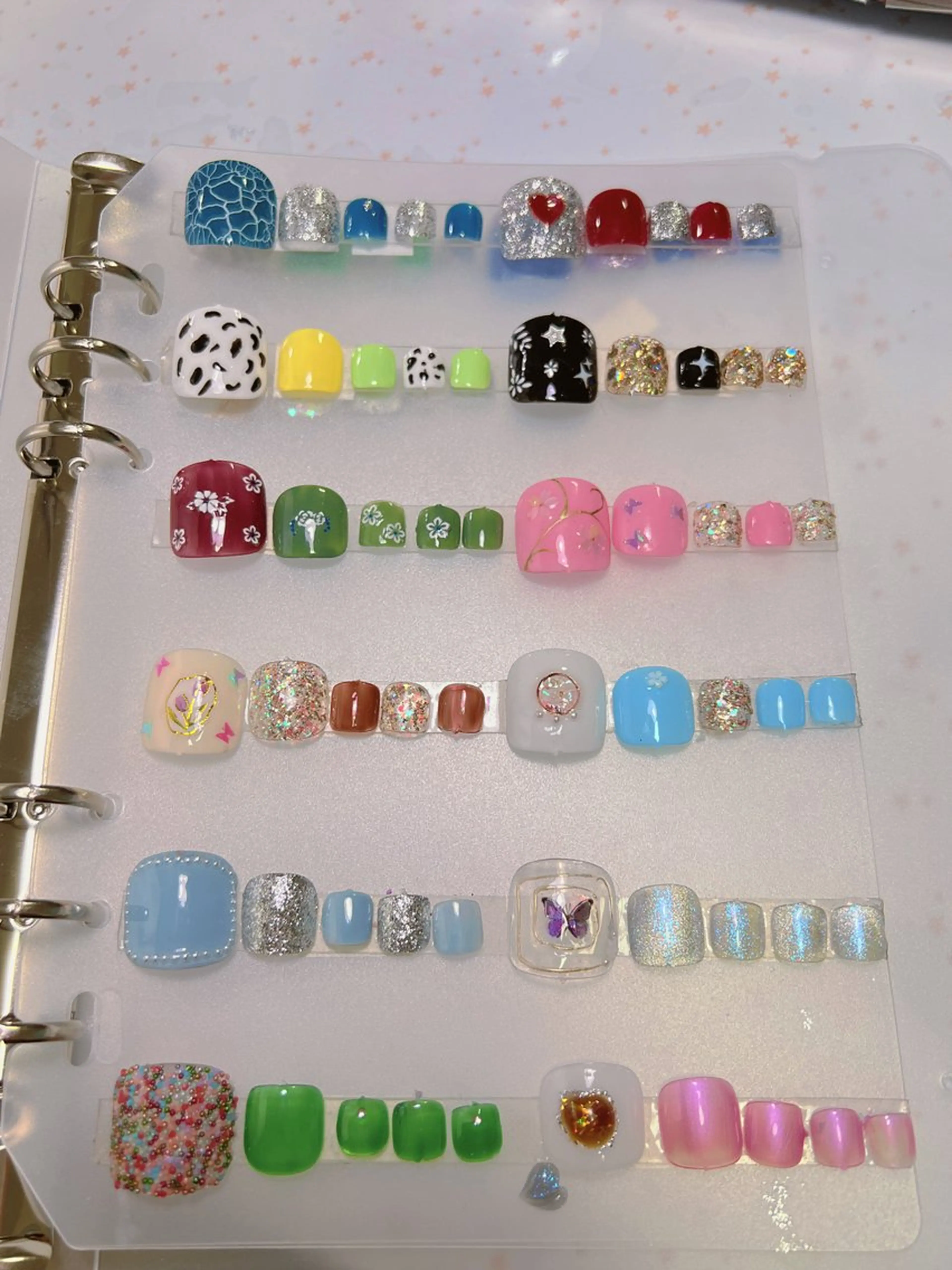 【ソフトジェル付き替えオフ込み】フットネイル・デザイン定額シンプルコースの写真