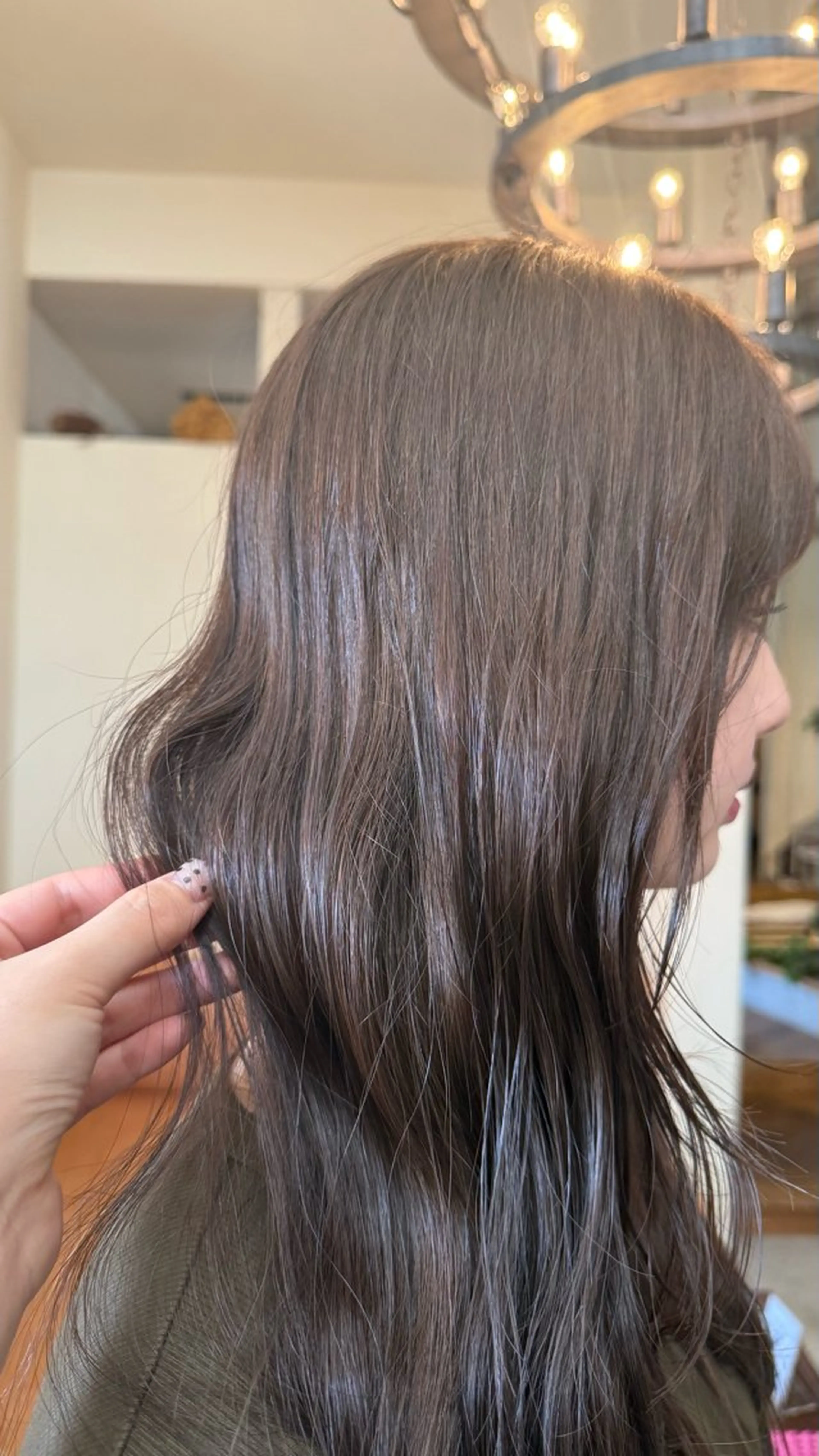 ロング カラー ベージュカラー ブリーチ 透明感カラー ダブルカラー ブリーチなしカラー カット ヘアカラー 髪質改善/暖色カラー /レイヤーカット/翠のヘアスタイル