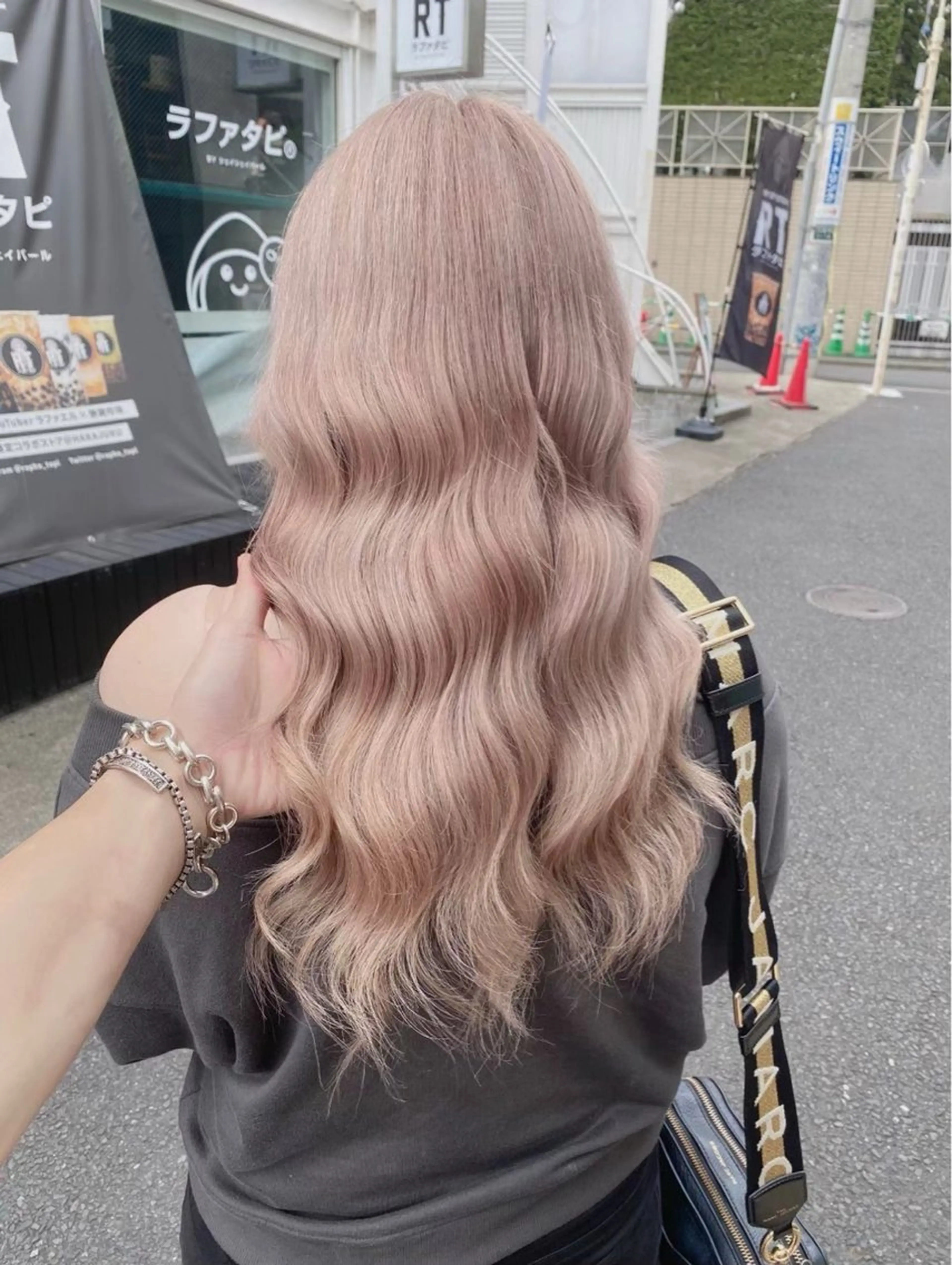 韓国風コテ巻き💅(是非デートやライブ前など♡)の写真