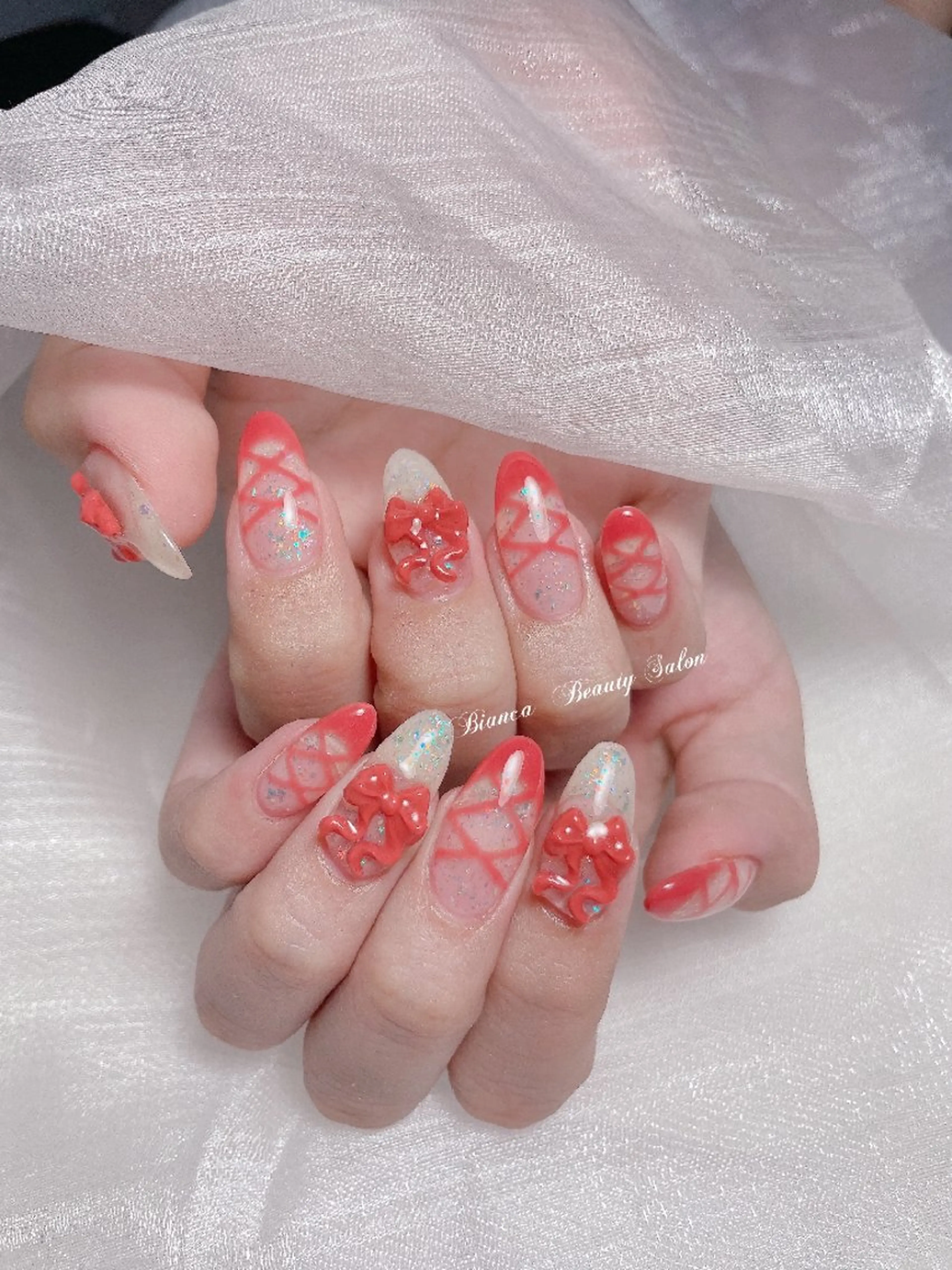 ネイル リボン Bianca 大山のネイルデザイン