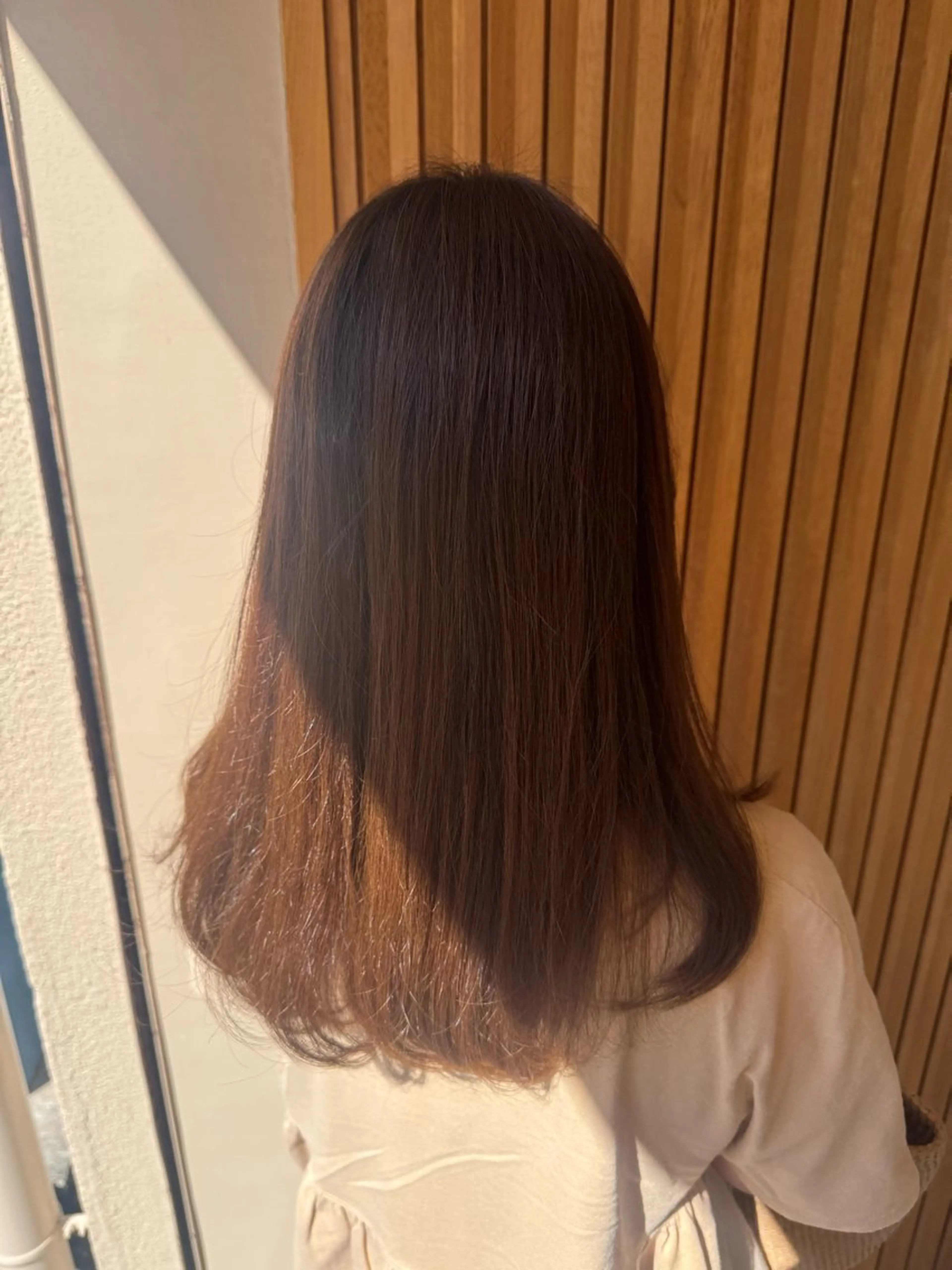 ミディアム カイリ 【POOL】のヘアスタイル