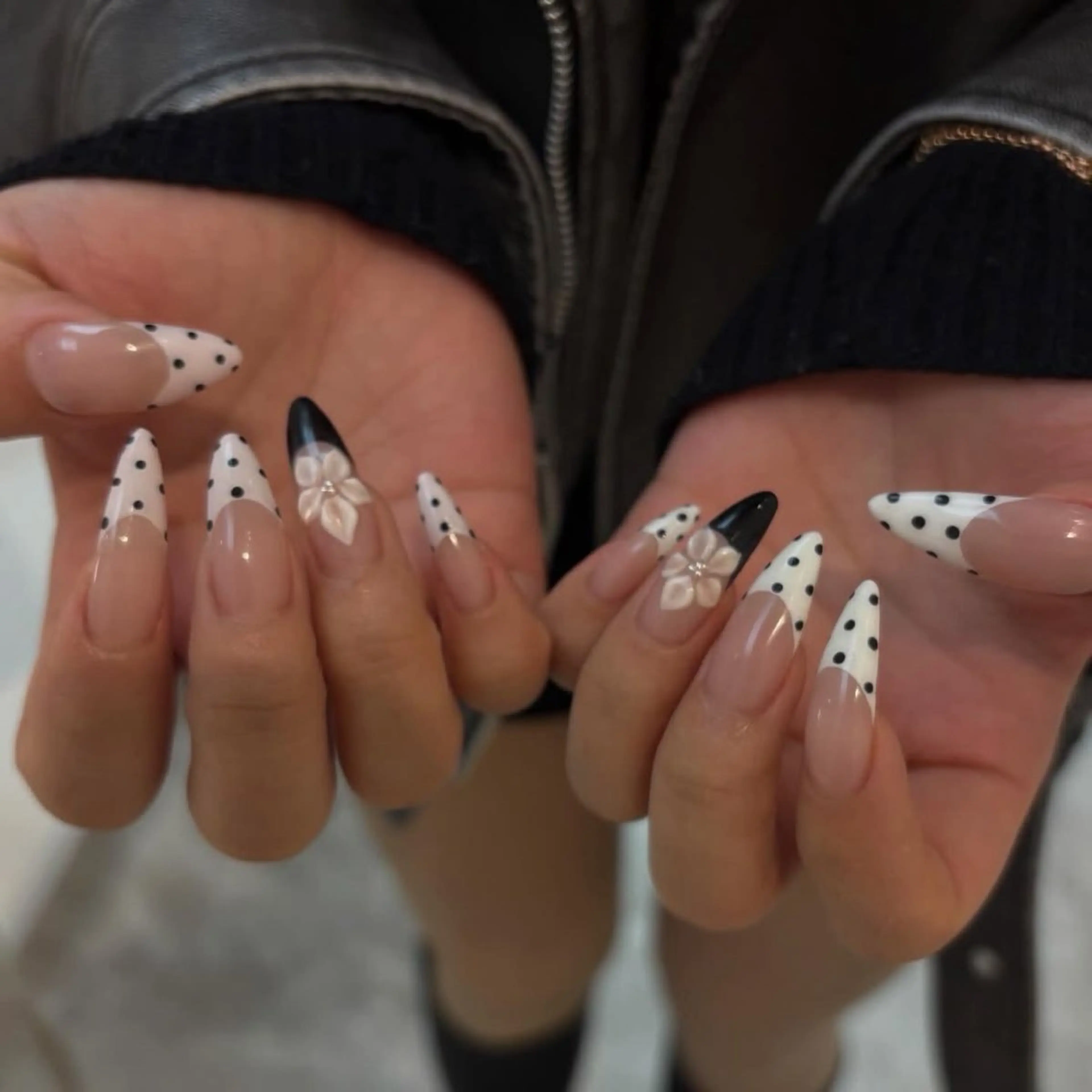 ネイル フレンチネイル キラキラネイル 韓国ネイル シンプルネイル ワンホンネイル ハンドネイル MEI Nailのネイルデザイン