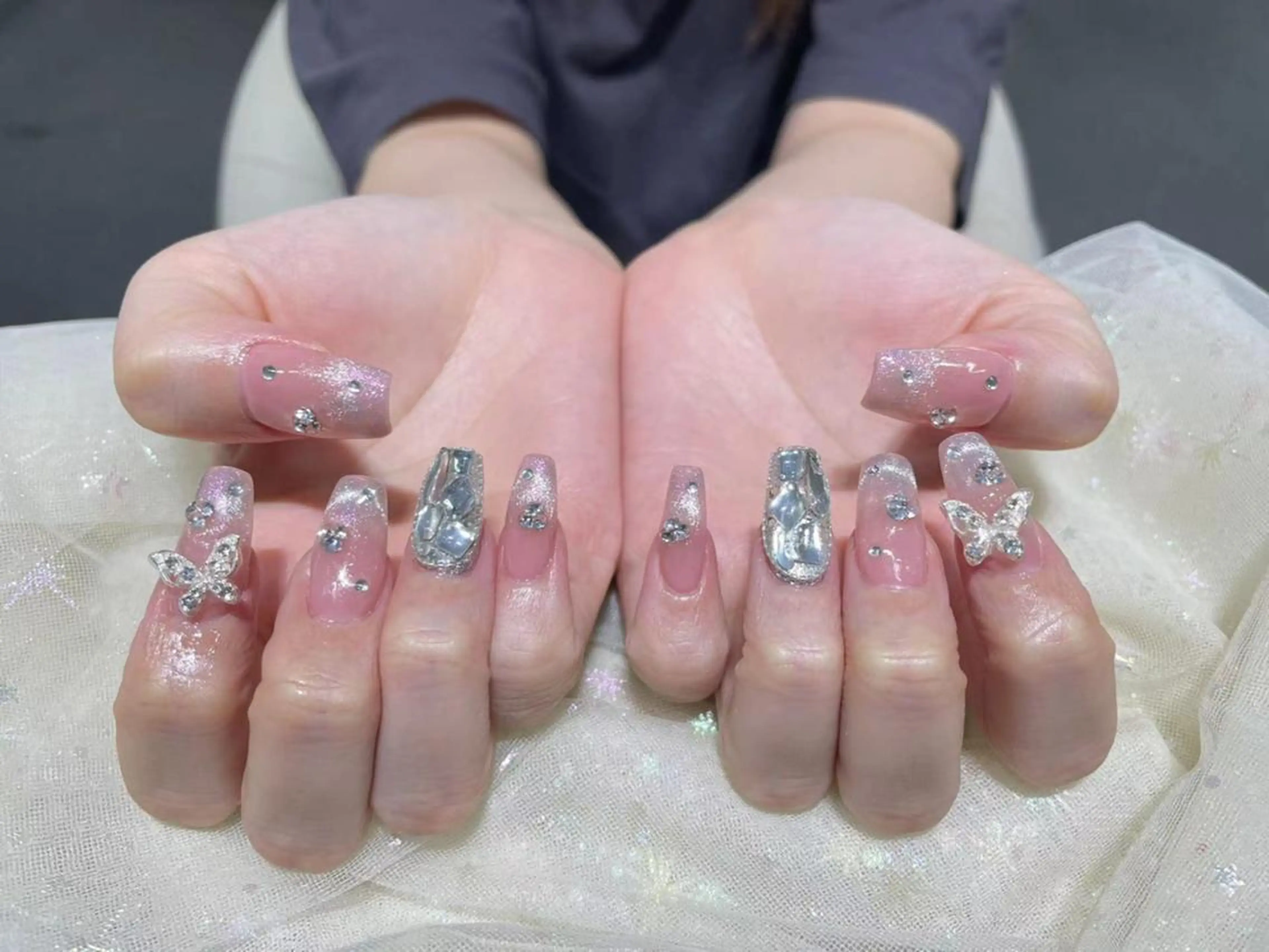 ネイル アートネイル 長さ出し ネイルチップ Queens マオのネイルデザイン