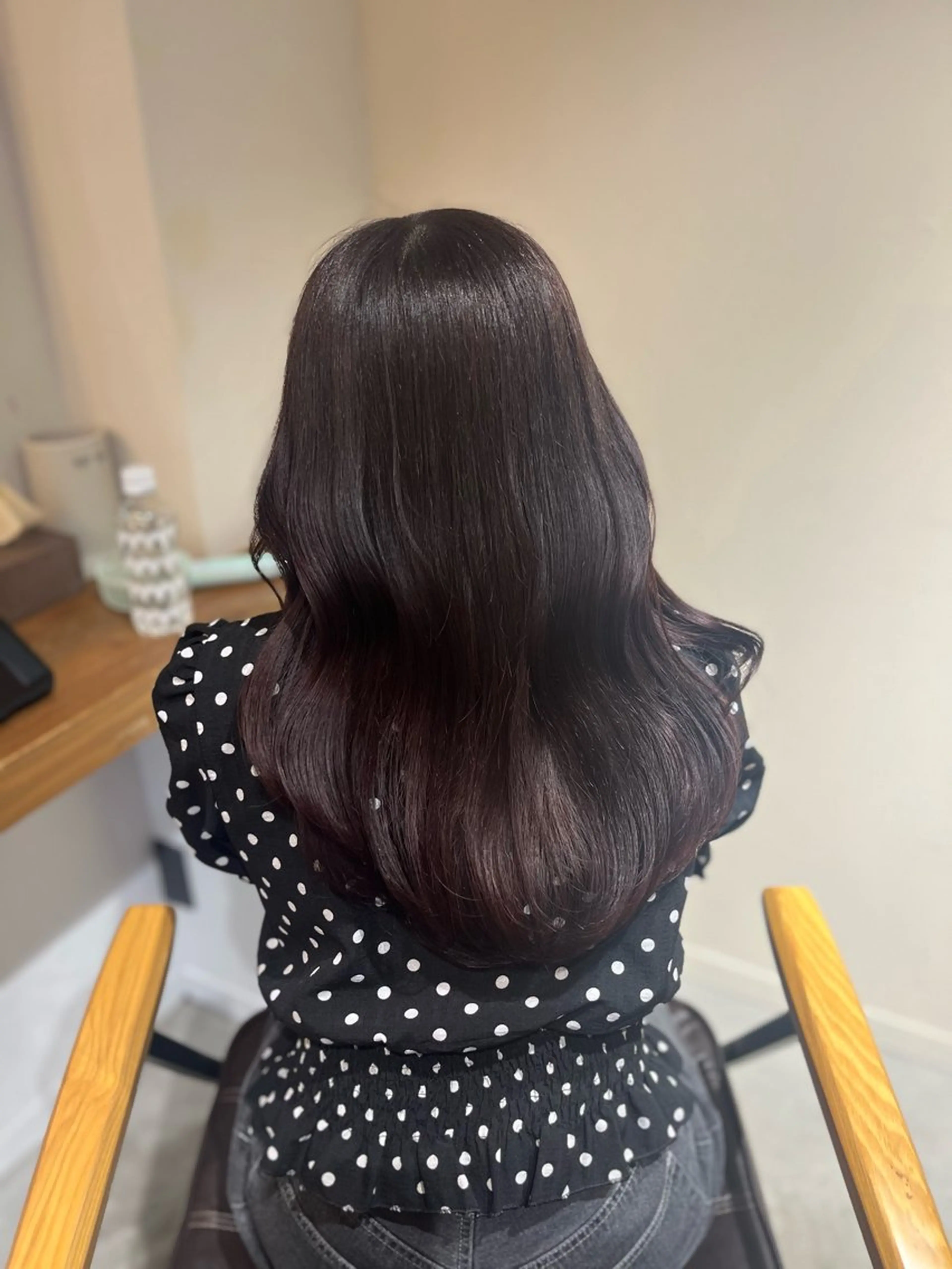 ミディアム 塩川ももこ/ 自然な縮毛矯正のヘアスタイル