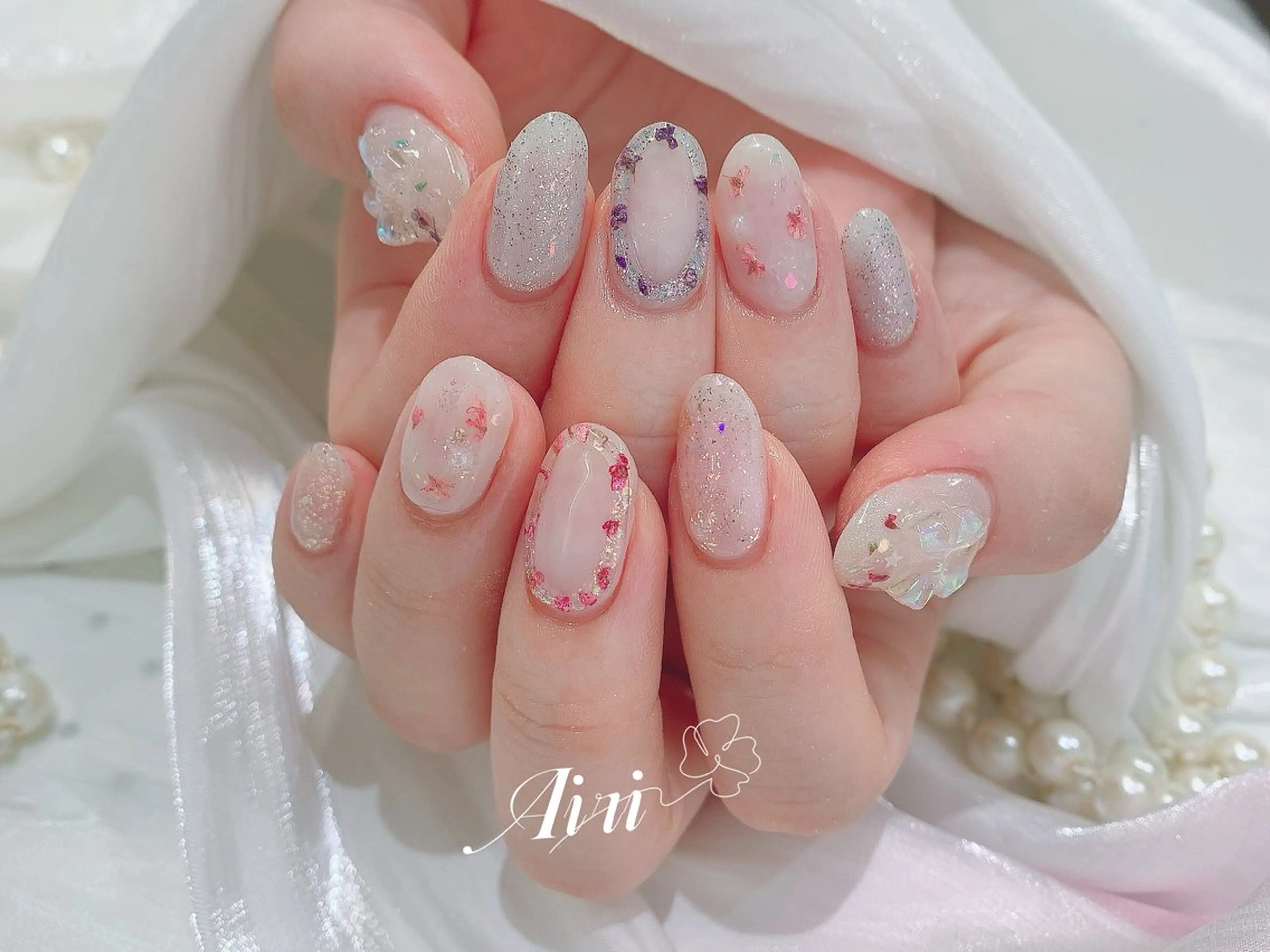 ネイル ハンドネイル ネイルサロンAiri 長さ出し·シンプルのネイルデザイン