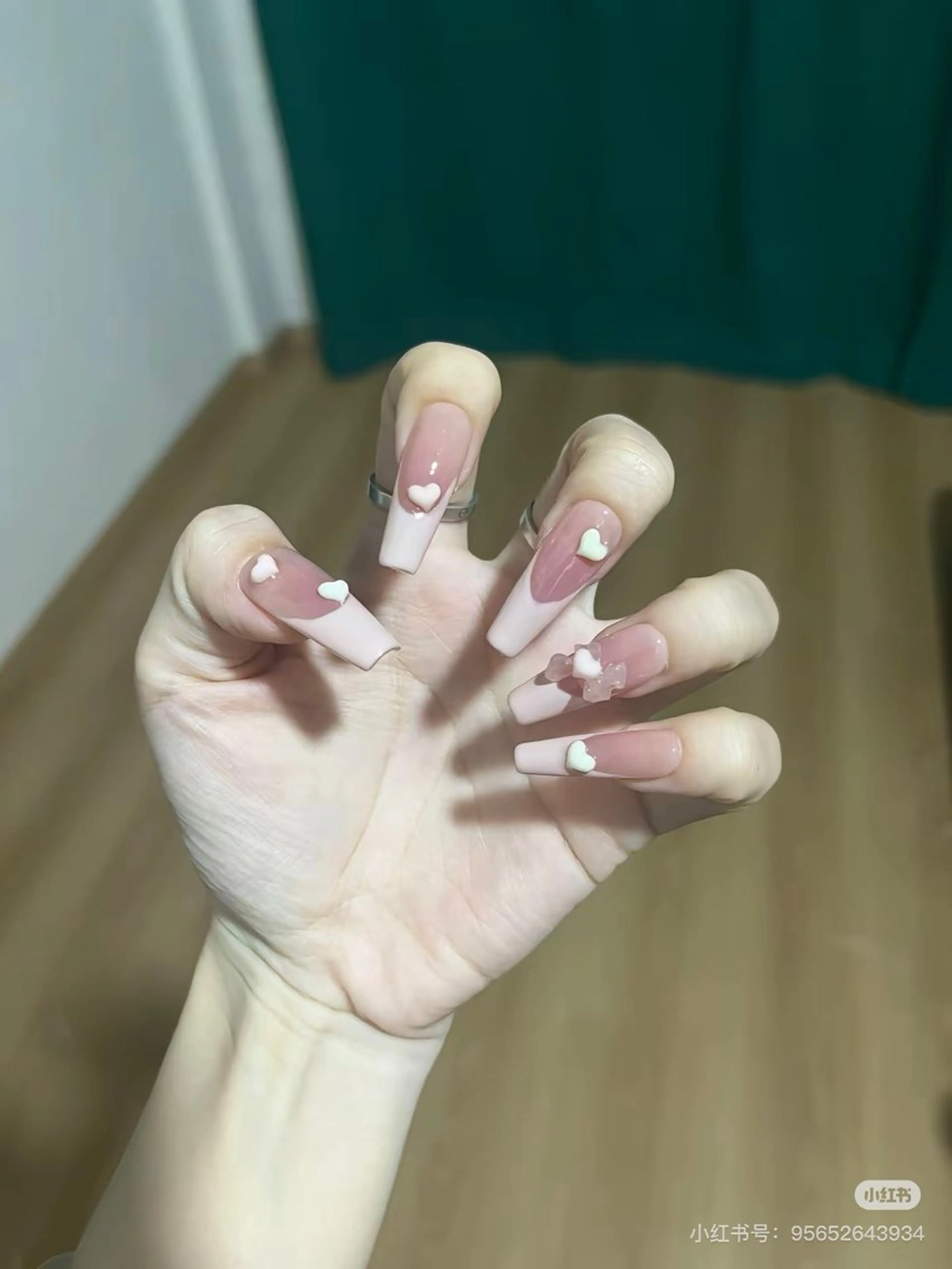 ネイル 成人式 ロングネイル マグネットネイル 大理石ネイル(マーブル) リボン ハンドネイル MoMoA Nail ネイル長さ出し専門店のネイルデザイン