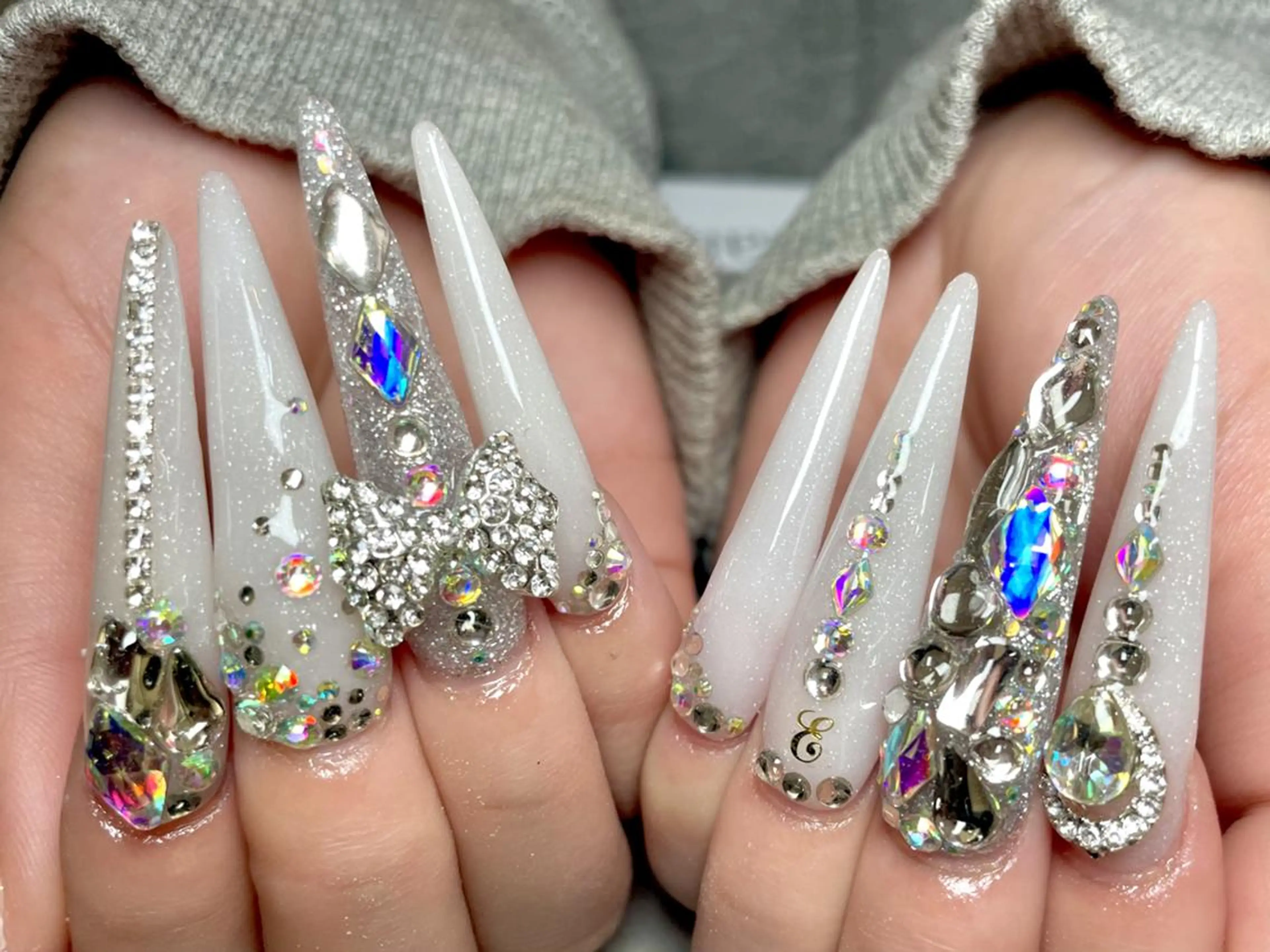 ネイル elu ：nail＆eyeのネイルデザイン