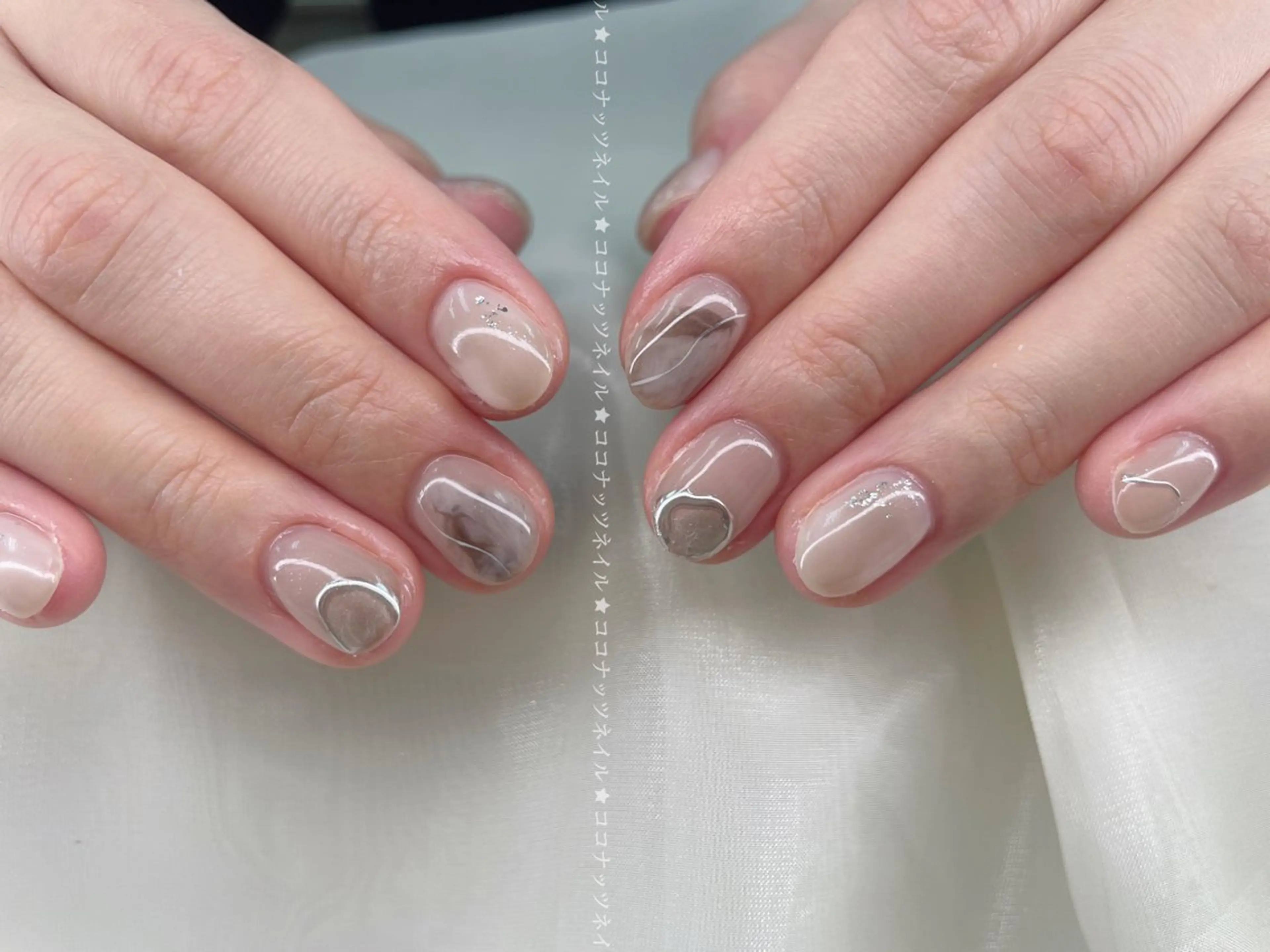 ネイル べっ甲ネイル フレンチネイル キラキラネイル マグネットネイル 大理石ネイル(マーブル) ハンドネイル 神田 ココナッツのネイルデザイン