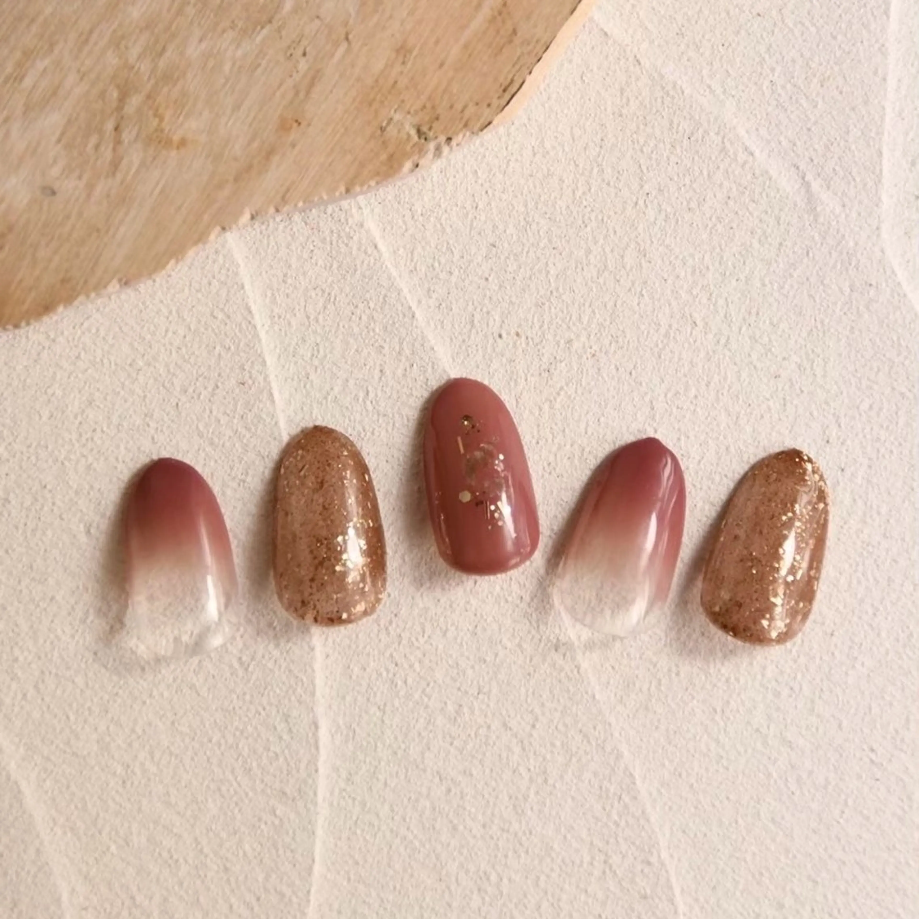 ネイル ジェルネイル ミラーネイル ニュアンスネイル オフィスネイル ショートネイル kiu nailsalonのネイルデザイン