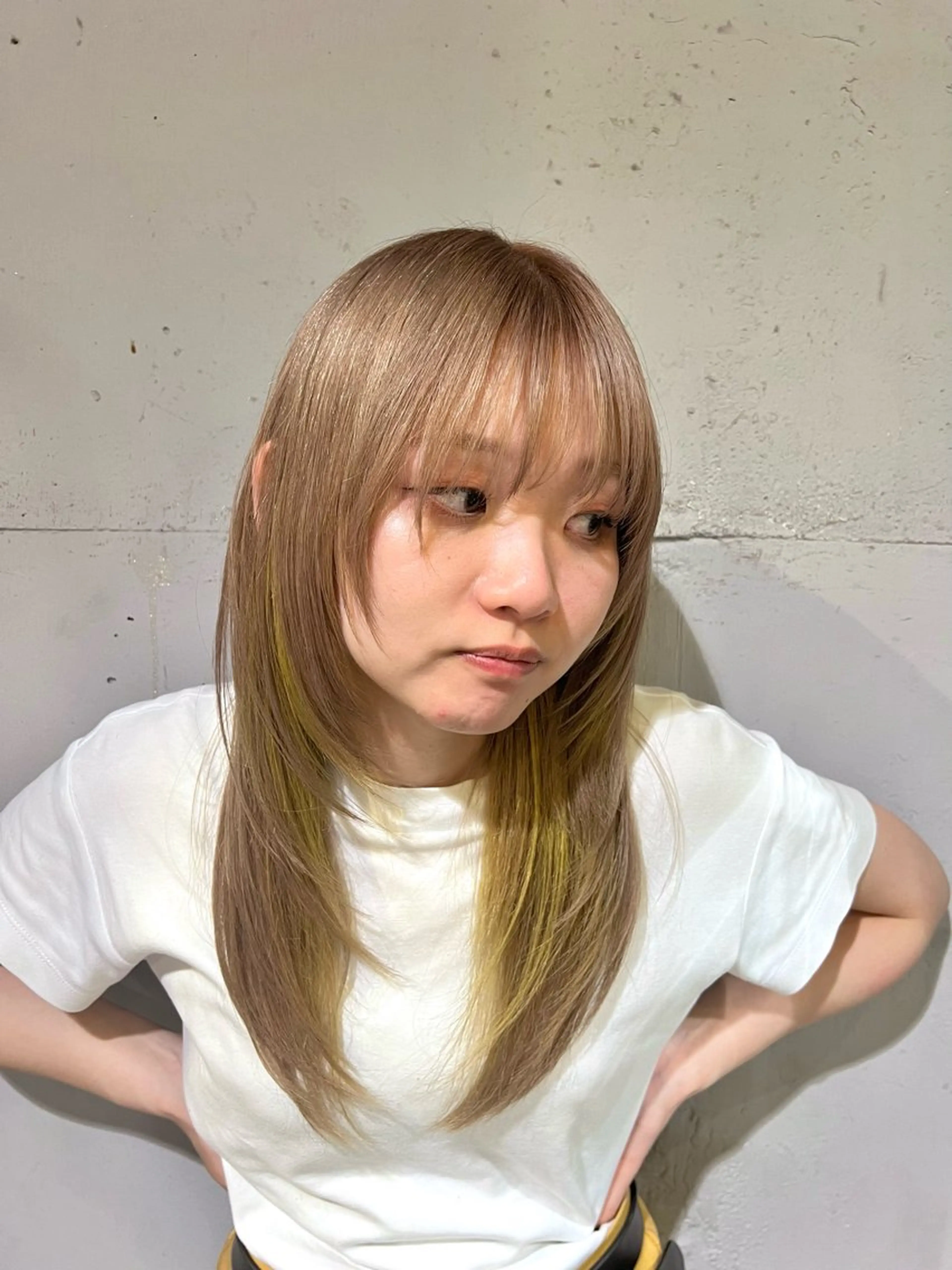 セミロング カラー ベージュカラー イエローカラー シャギー カット ヘアカラー トリートメント Fen.hair.ici中目黒所属・小笠原 悠斗のヘアスタイル