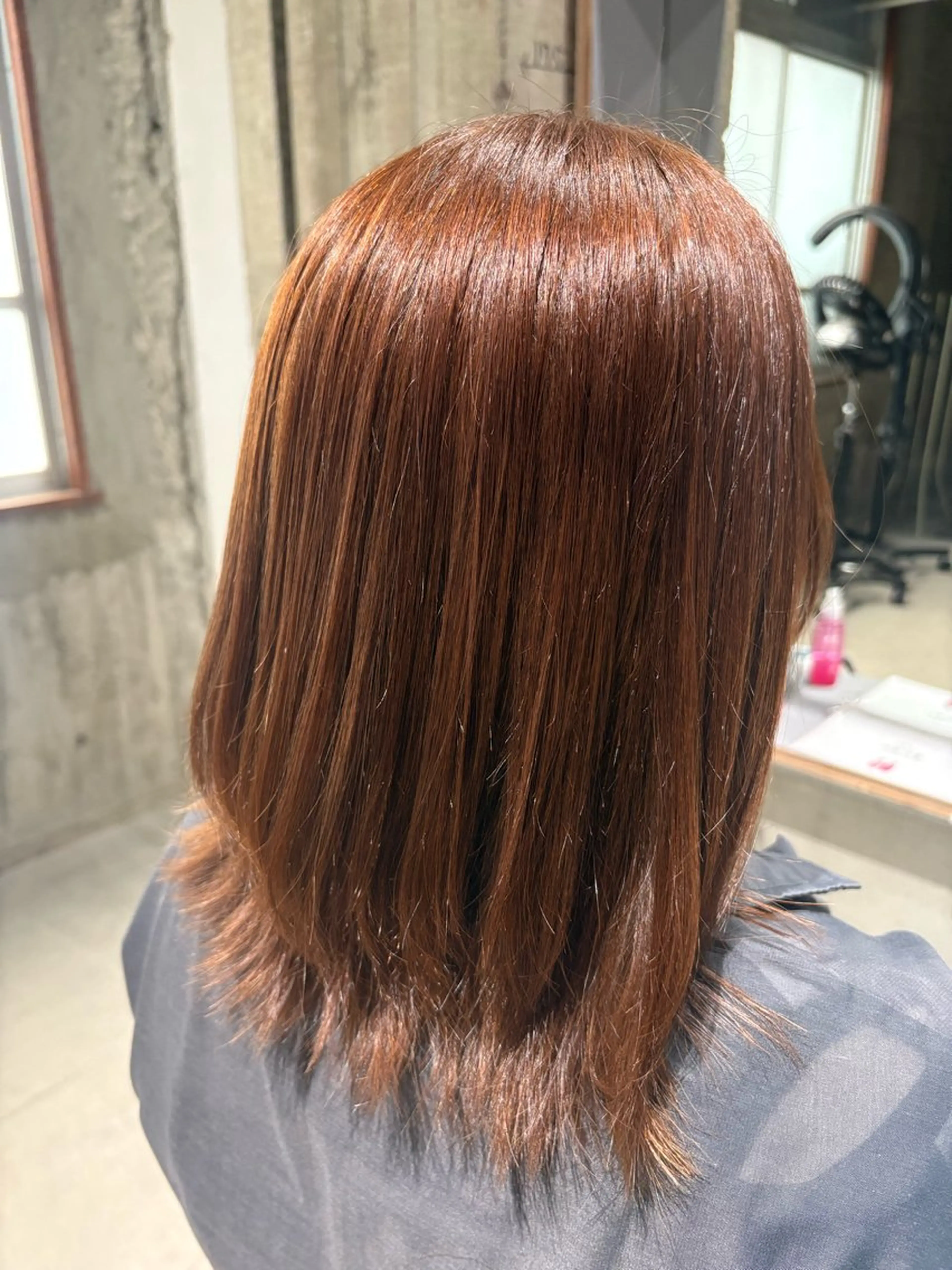 ミディアム くびれヘア レイヤーカット カット 玉置 七海のヘアスタイル