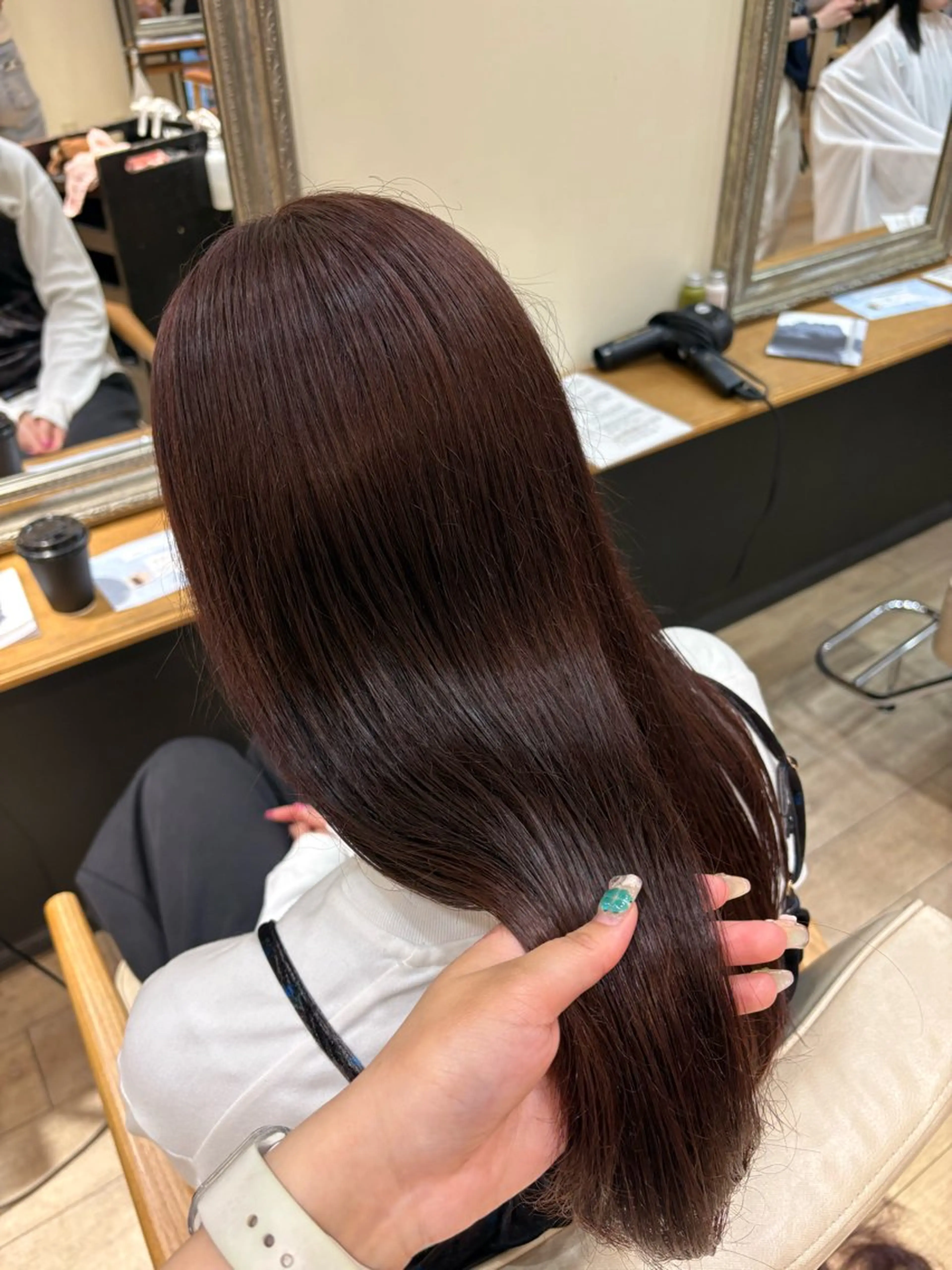 ロング カラー ヘアカラー トリートメント しおり🍬 KOKORO🤍のヘアスタイル