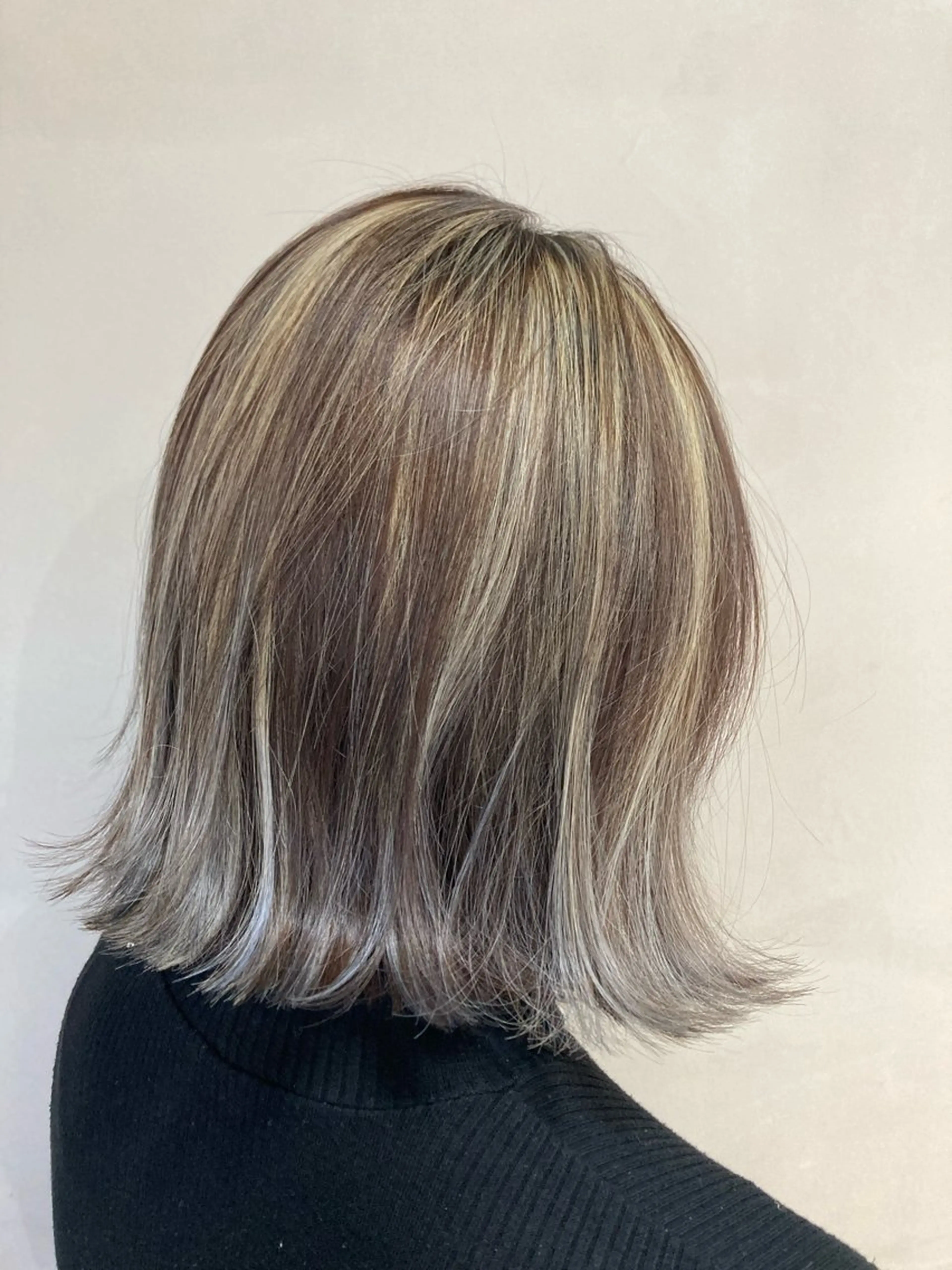 ミディアム 服部 美幸のヘアスタイル