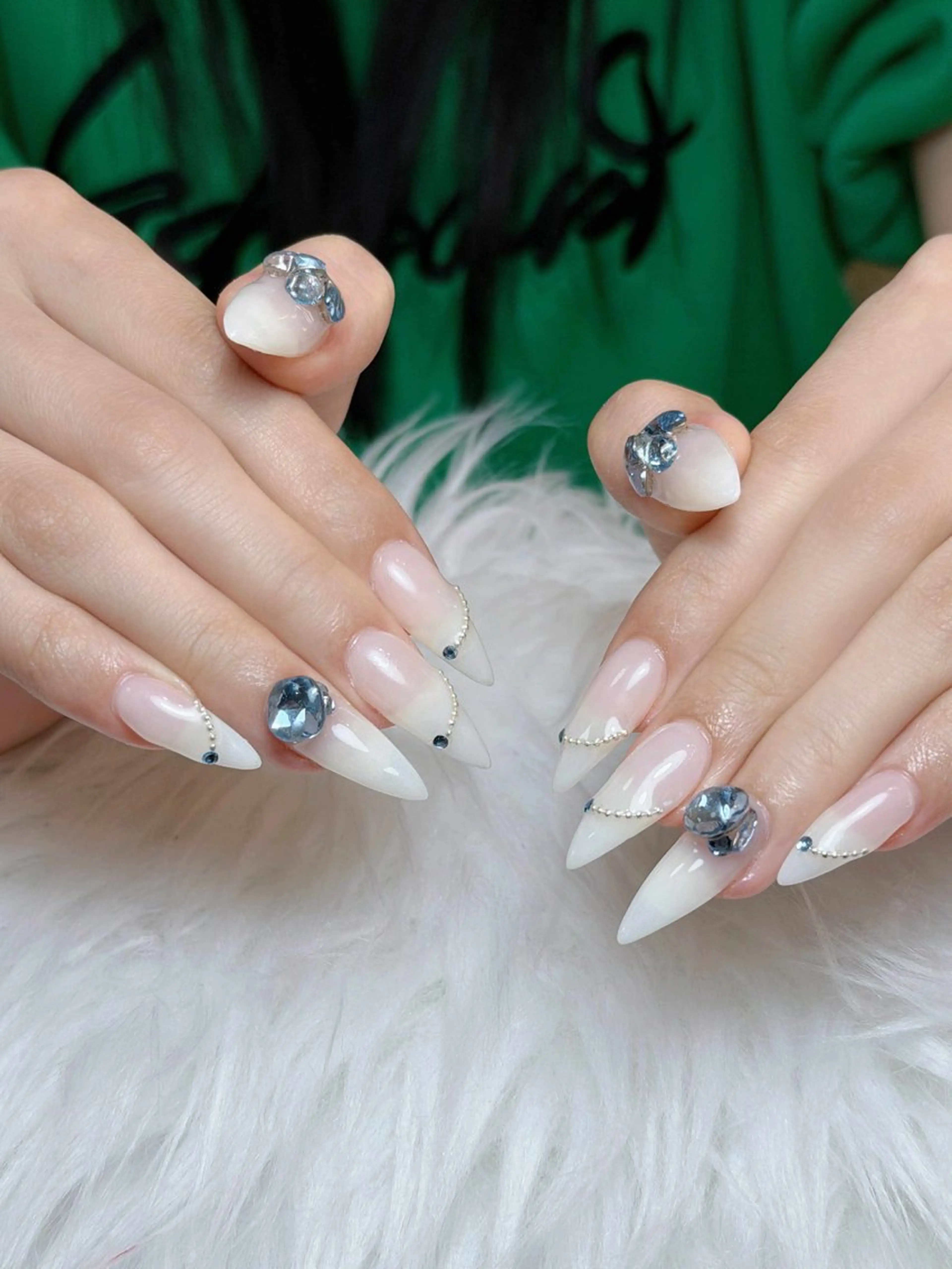 ネイル フレンチネイル ジェルネイル キラキラネイル 韓国ネイル マグネットネイル ハンドネイル Julli NailStudioのネイルデザイン