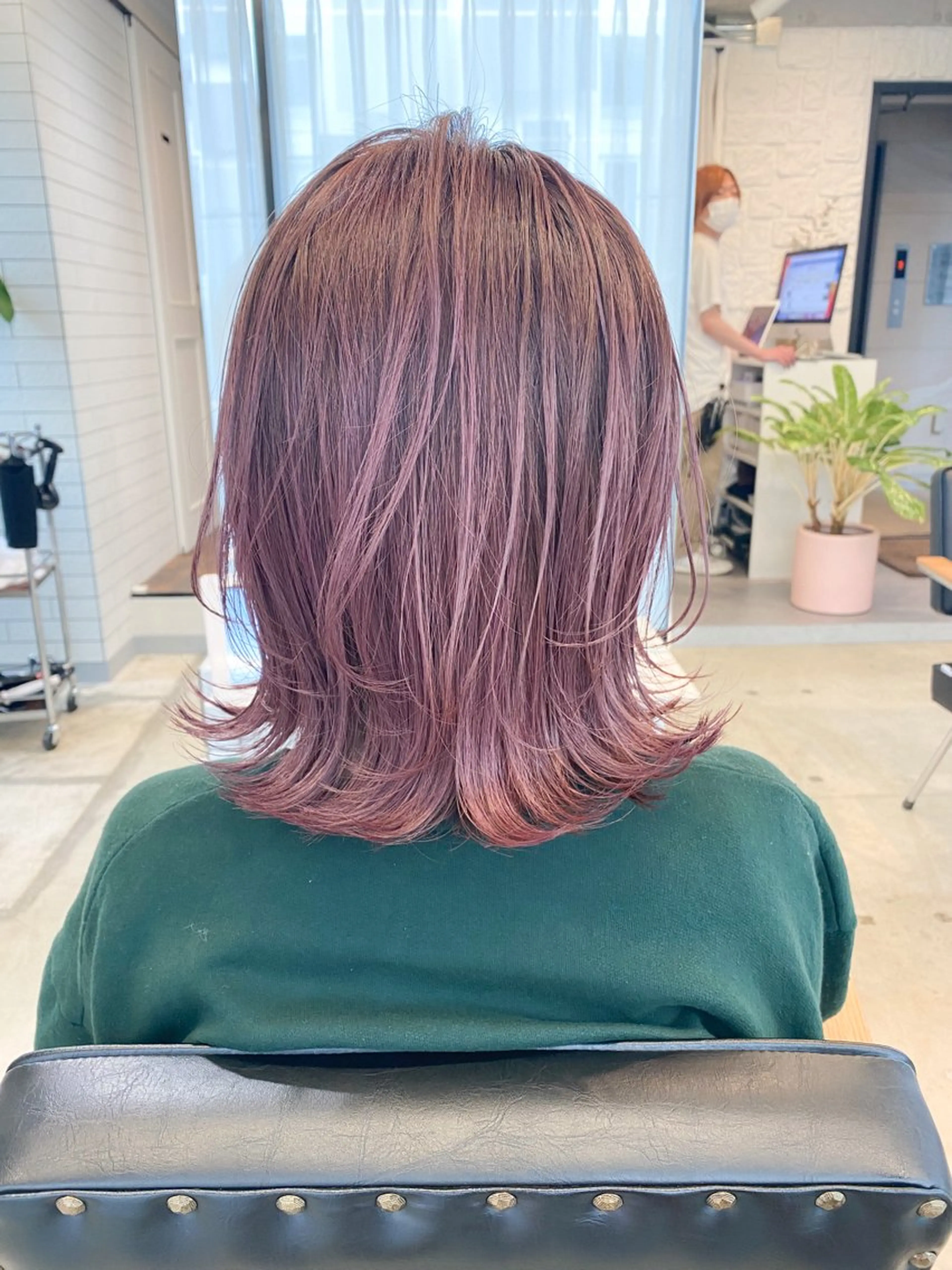 セミロング カラー la fith hinaのヘアスタイル