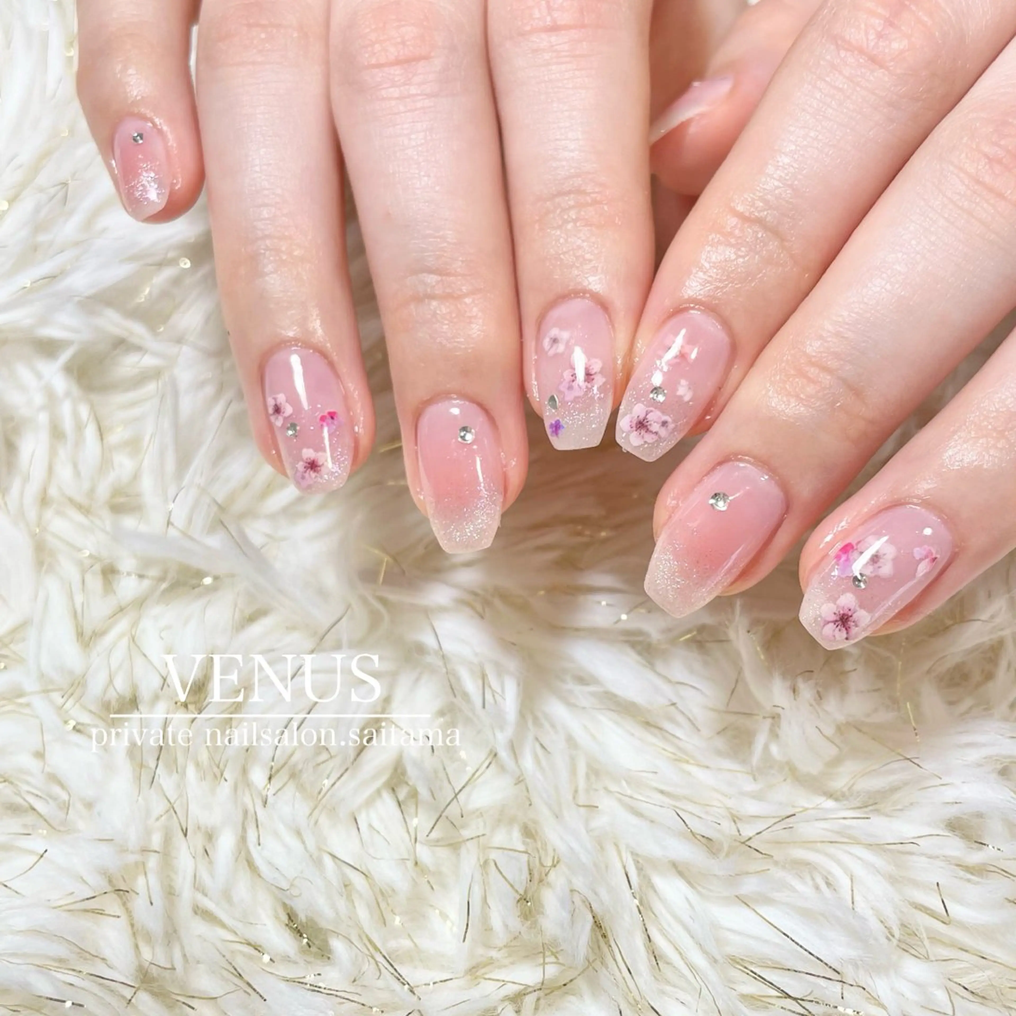 ネイル チークネイル マグネットネイル nailsalon VENUSのネイルデザイン