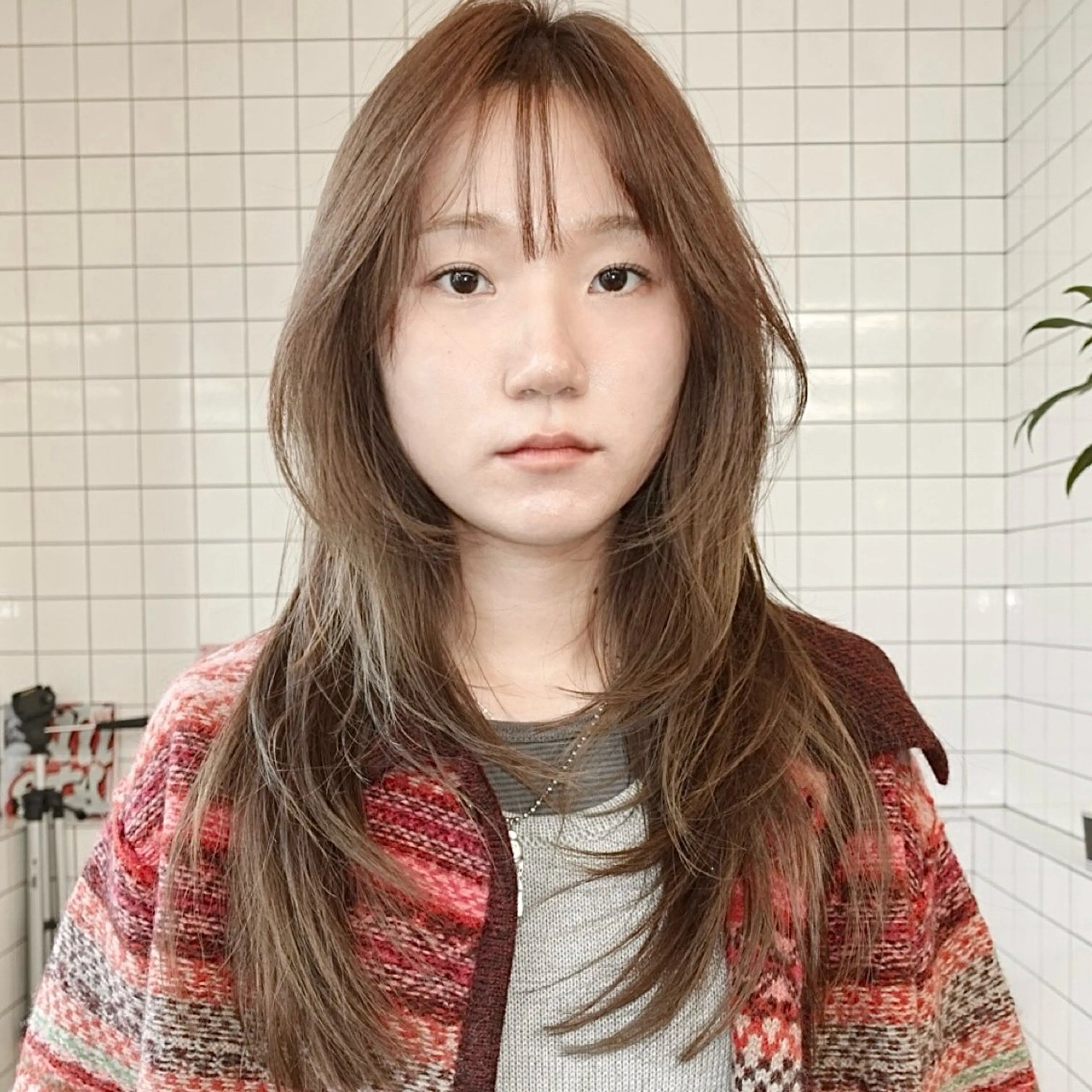 ロング 顔まわりレイヤー ハッシュカット ハイレイヤー 韓国風ヘア レイヤーカット カット ヘアカラー トリートメント momo もものヘアスタイル
