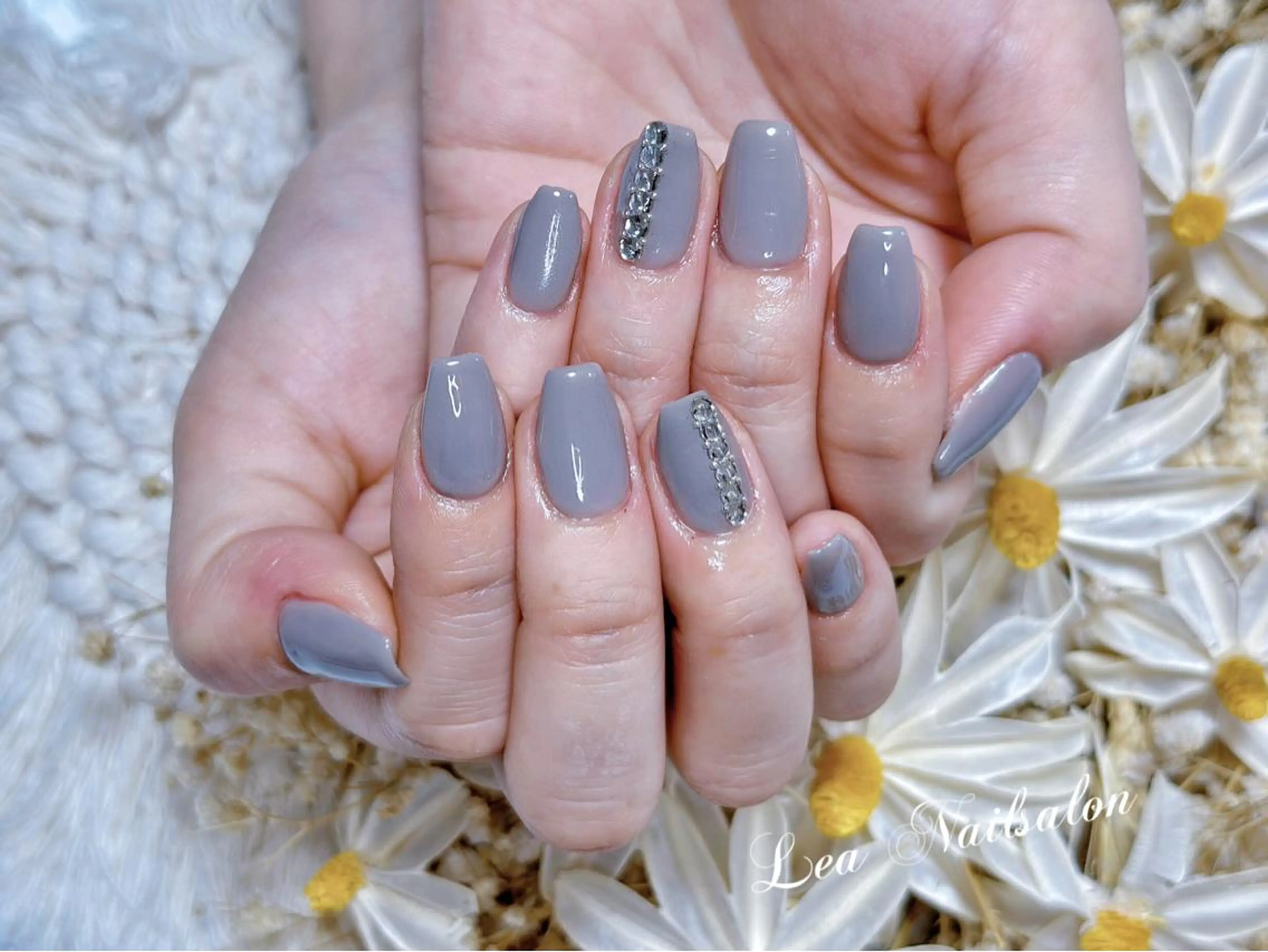 ミディアム カラー ネイル Le’a NailSalonのネイルデザイン