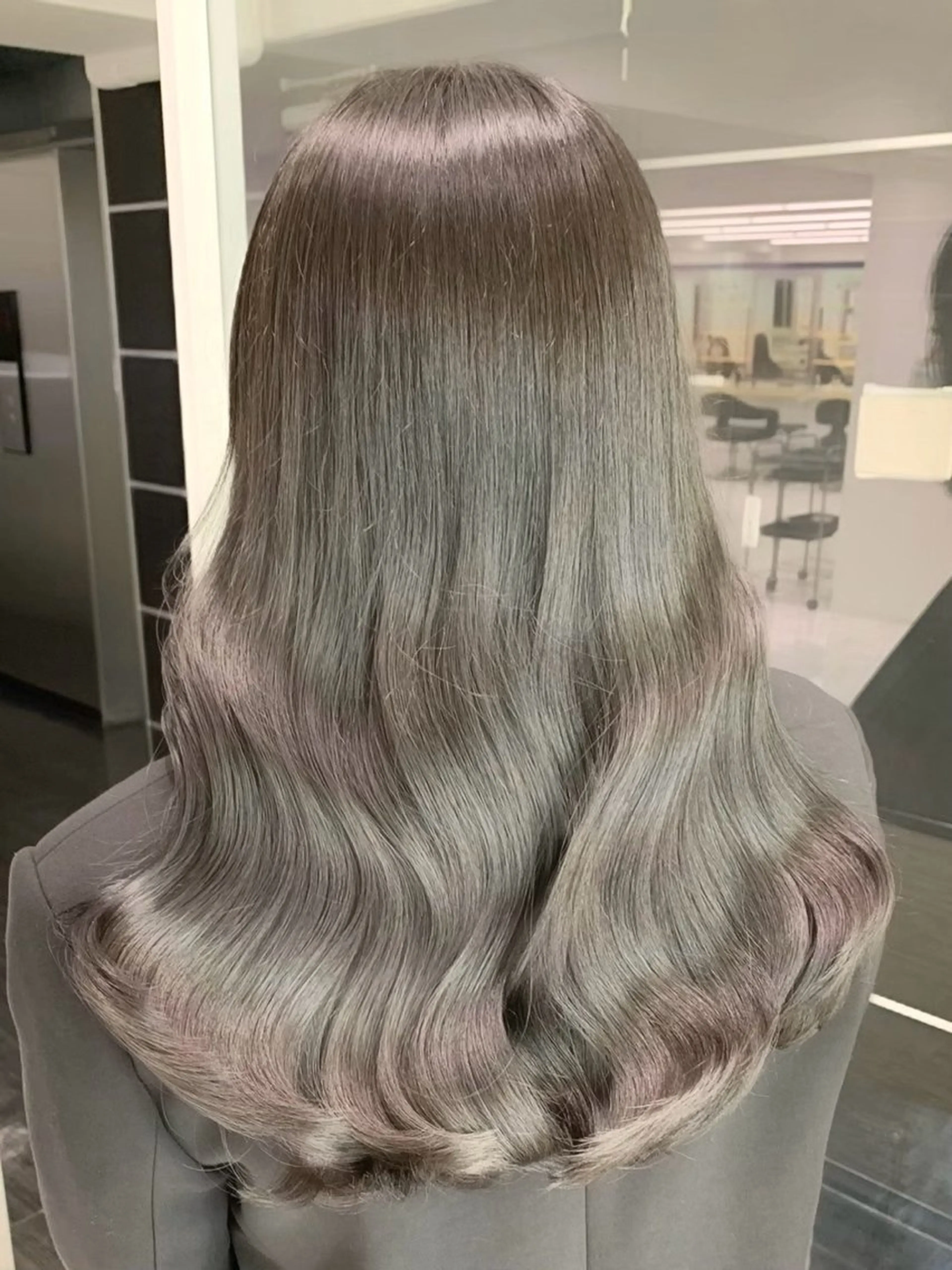 セミロング カラー ヘアアレンジ カット ヘアカラー トリートメント ヘアセット 💎韓国/ レイヤー カット/ 暖色🫧のヘアスタイル