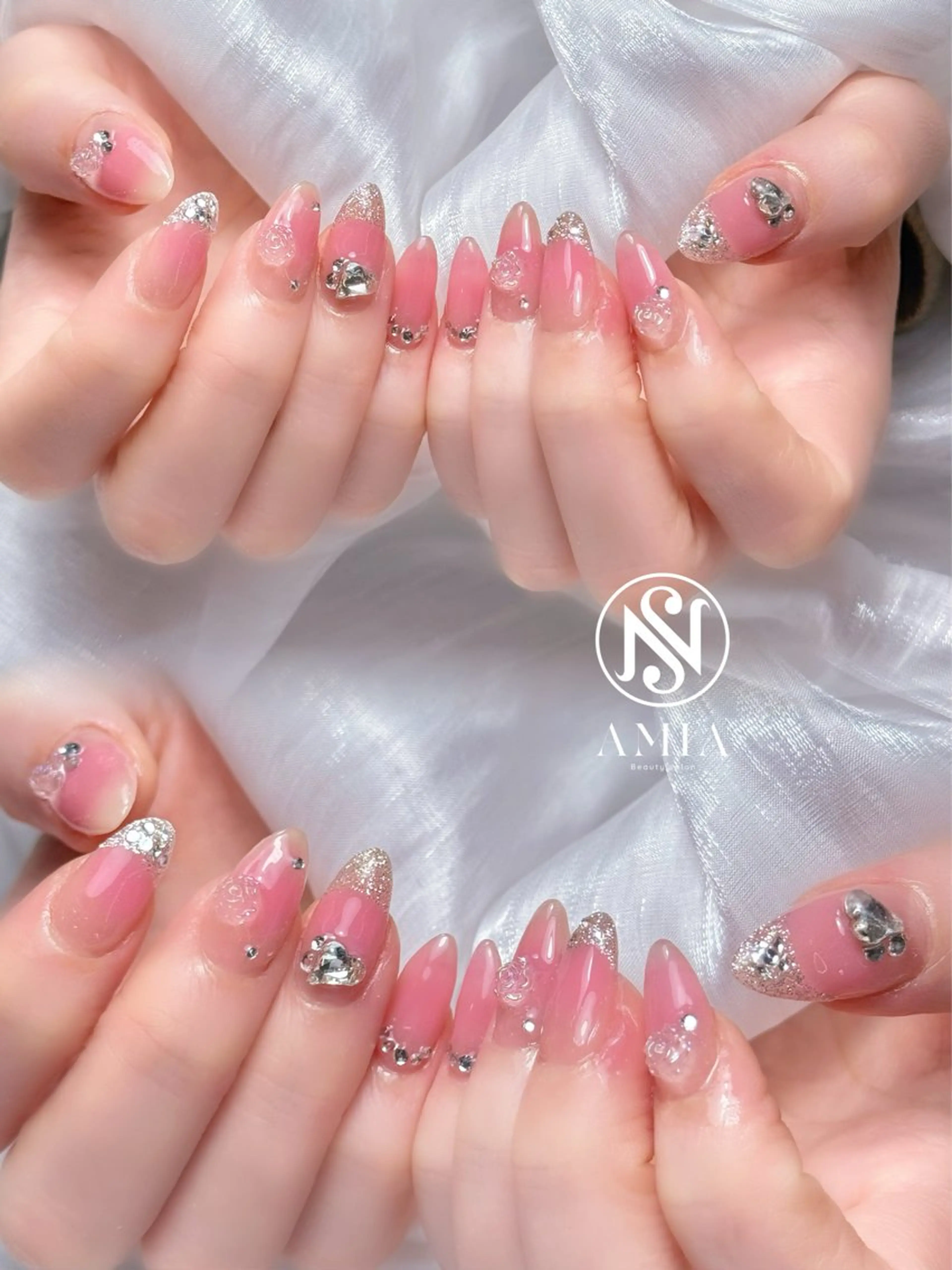 セミロング ハンドネイル 🌟AMIA BEAUTY🌟のネイルデザイン