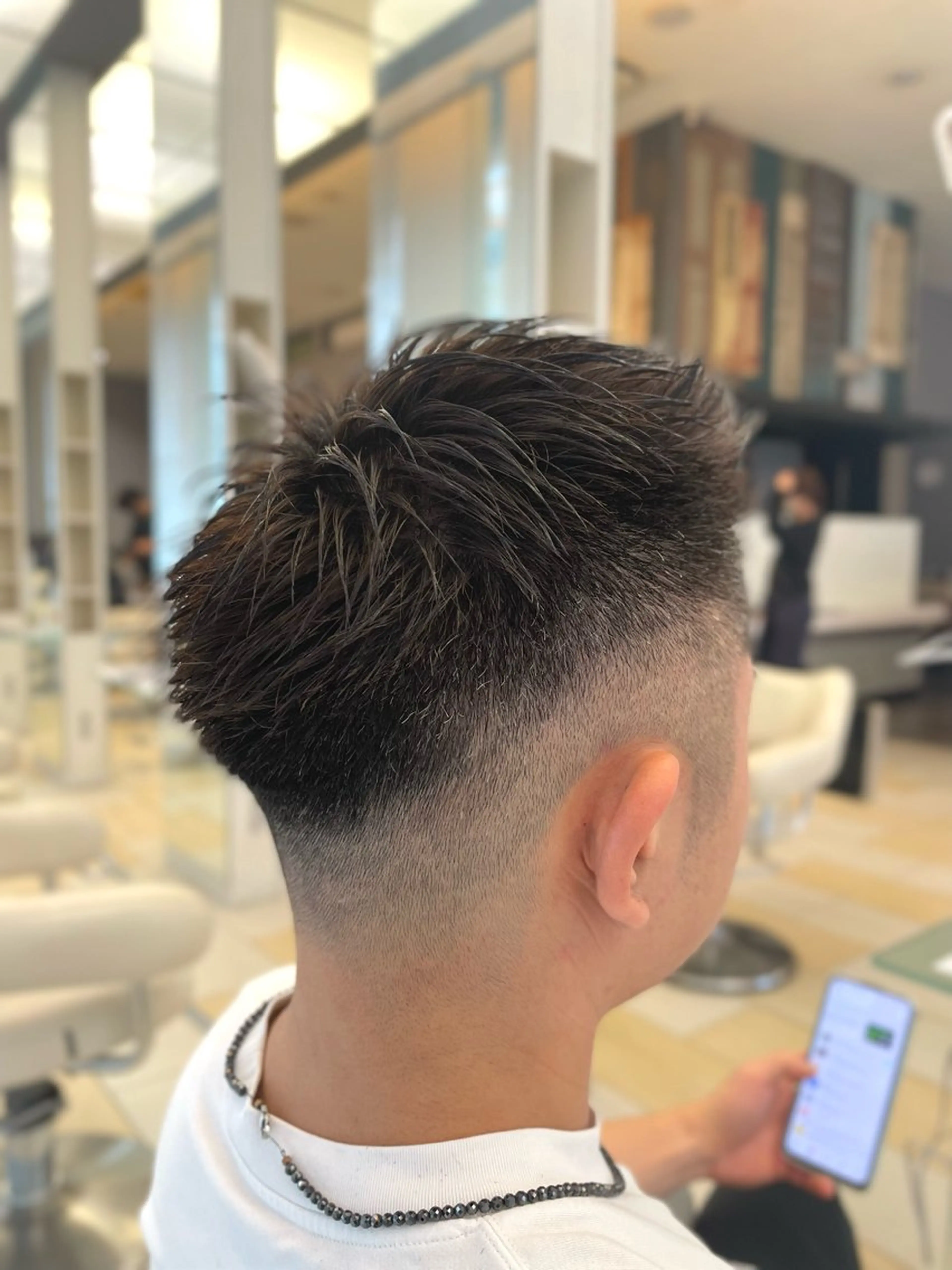 メンズ フェードカット 刈り上げ カット 兼元 優也のヘアスタイル