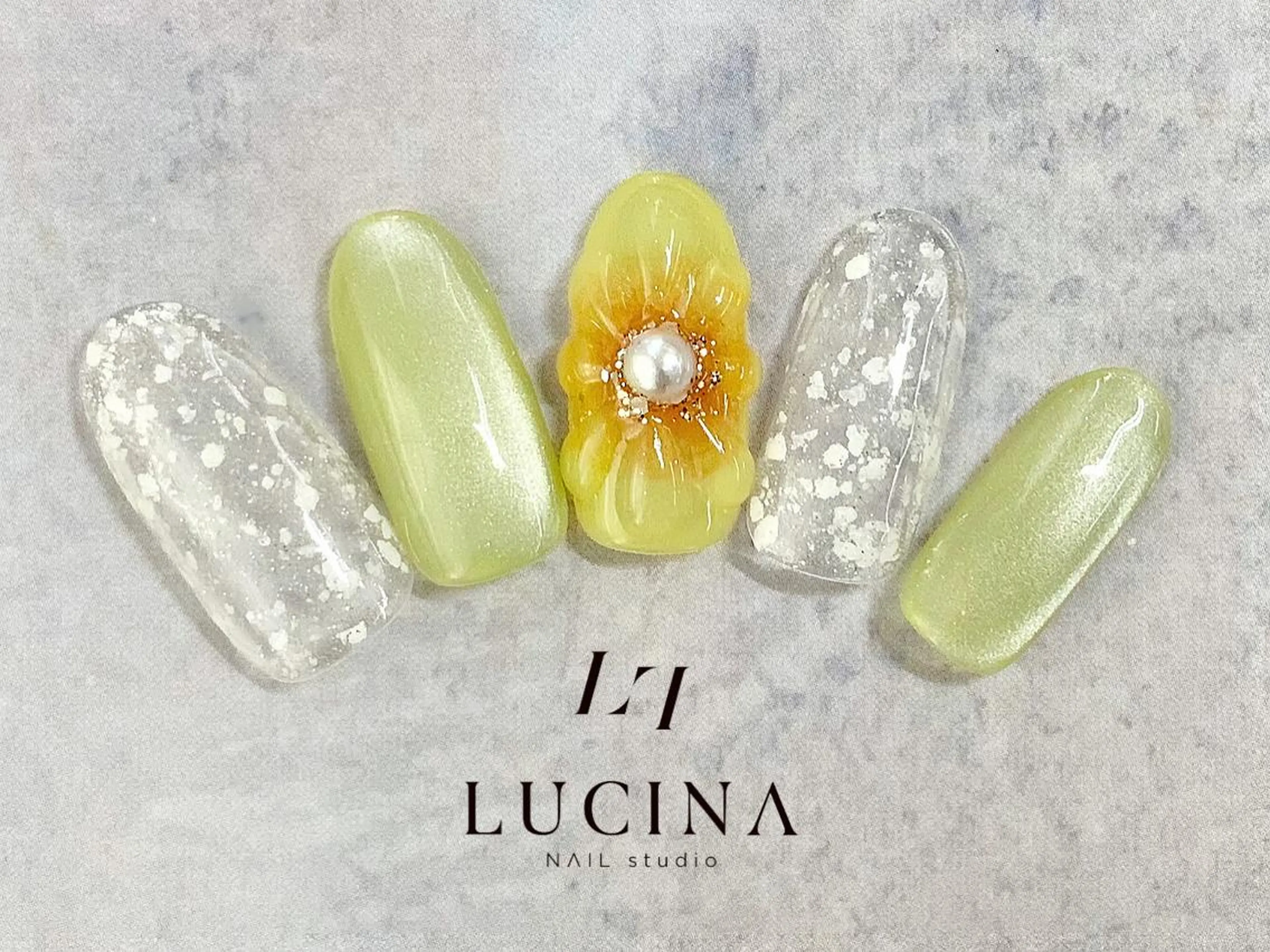 ネイル クリアネイル 長さ出し フラワーネイル フットネイル フレンチネイル ハンドネイル 新橋 ルキナ スタッフのネイルデザイン