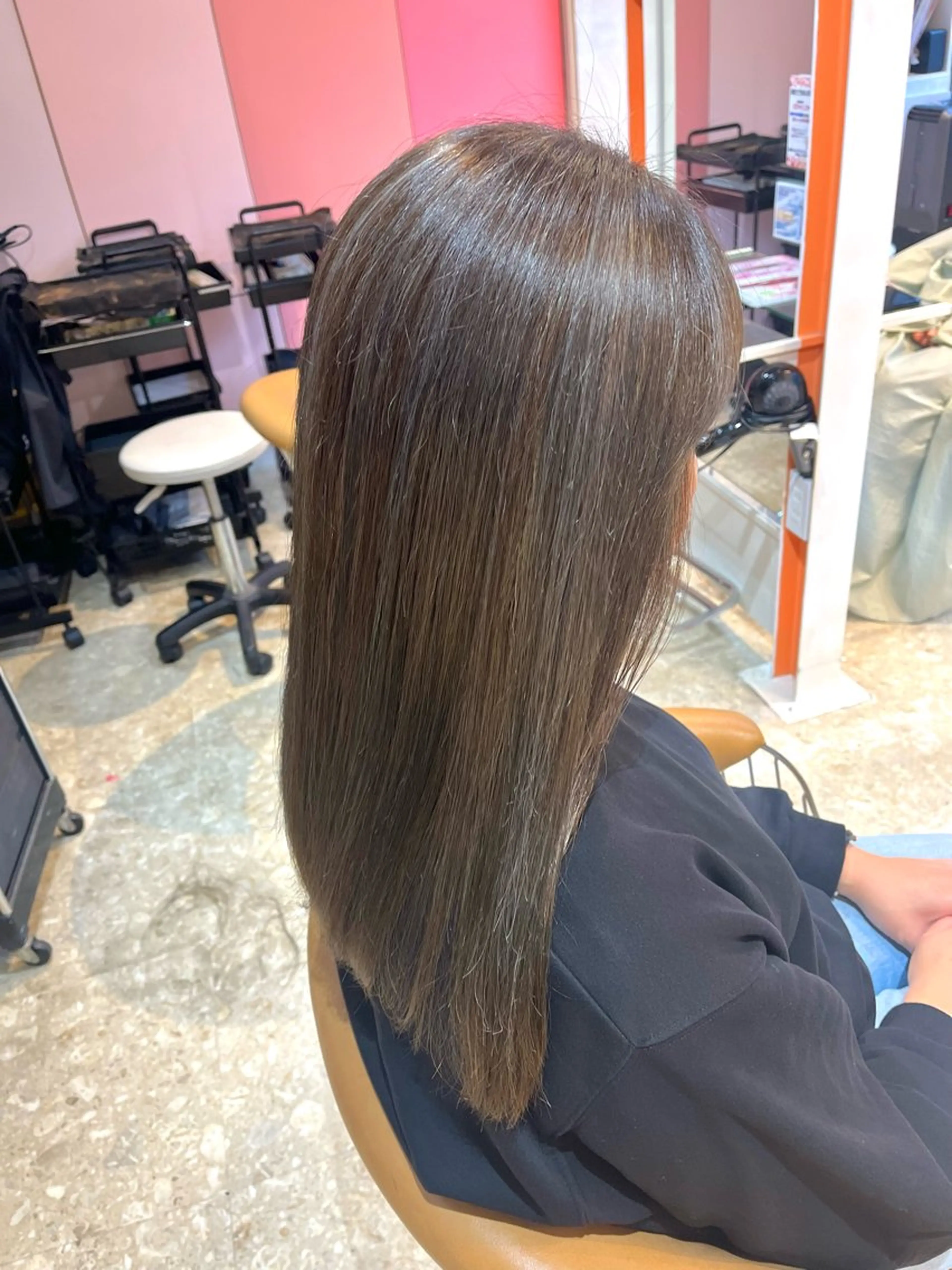 セミロング カラー カット ヘアカラー うしだ かおるのヘアスタイル