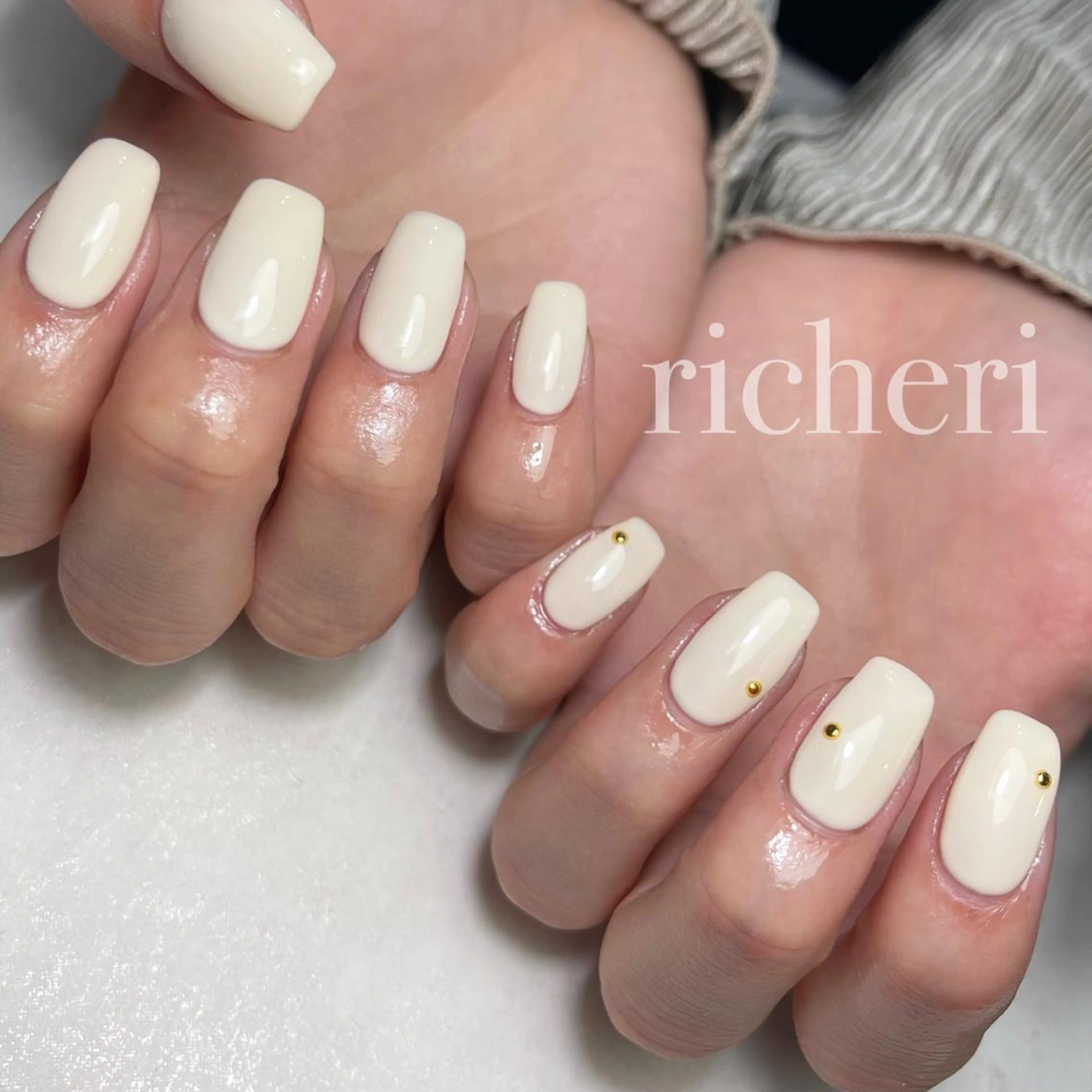 ミディアム ネイル 韓国風ヘア アートネイル チークネイル フラッシュネイル フレンチネイル ハンドネイル richeri beautyのエステ・リラクイメージ