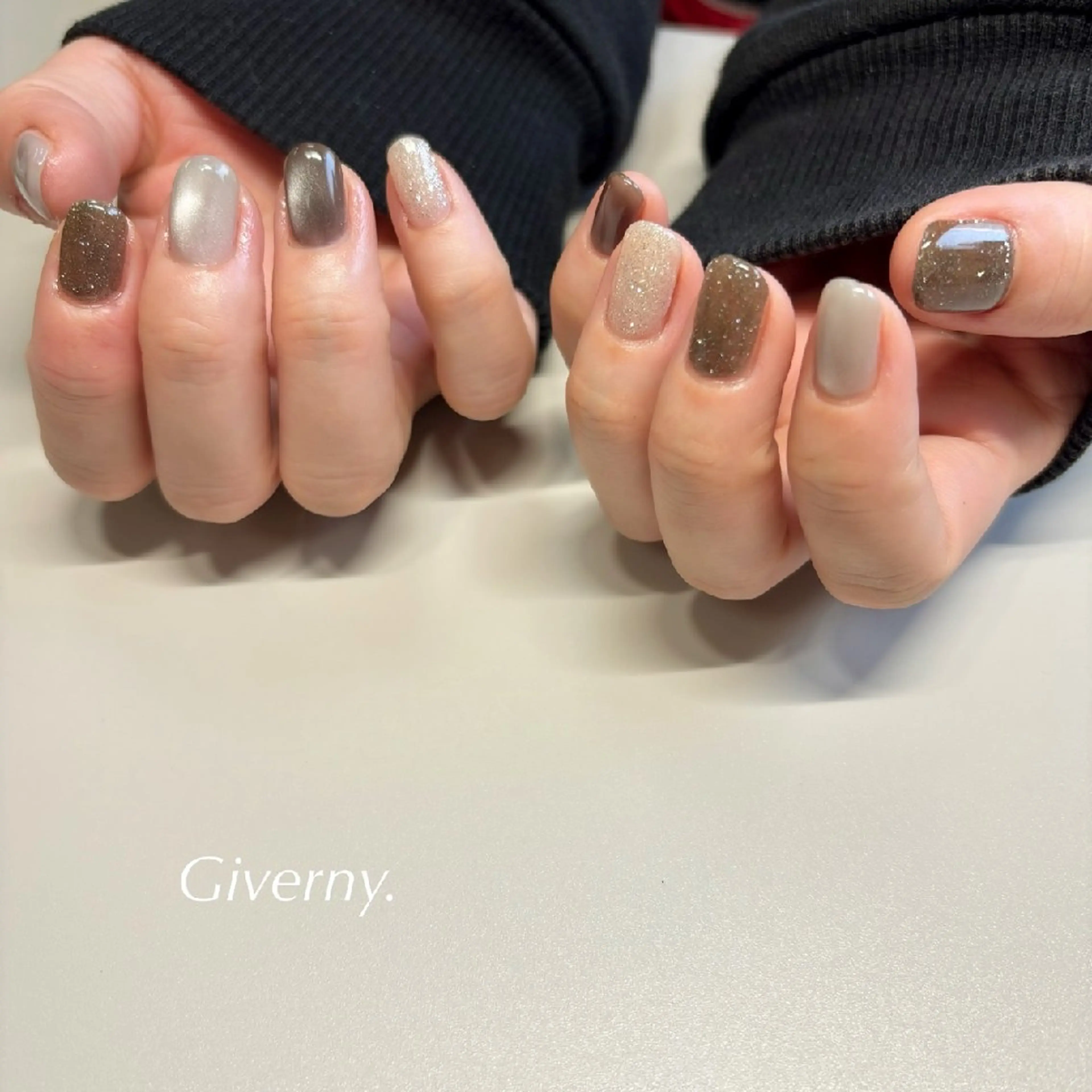 ネイル フラッシュネイル マグネットネイル 冬ネイル ハンドネイル Giverny .のネイルデザイン