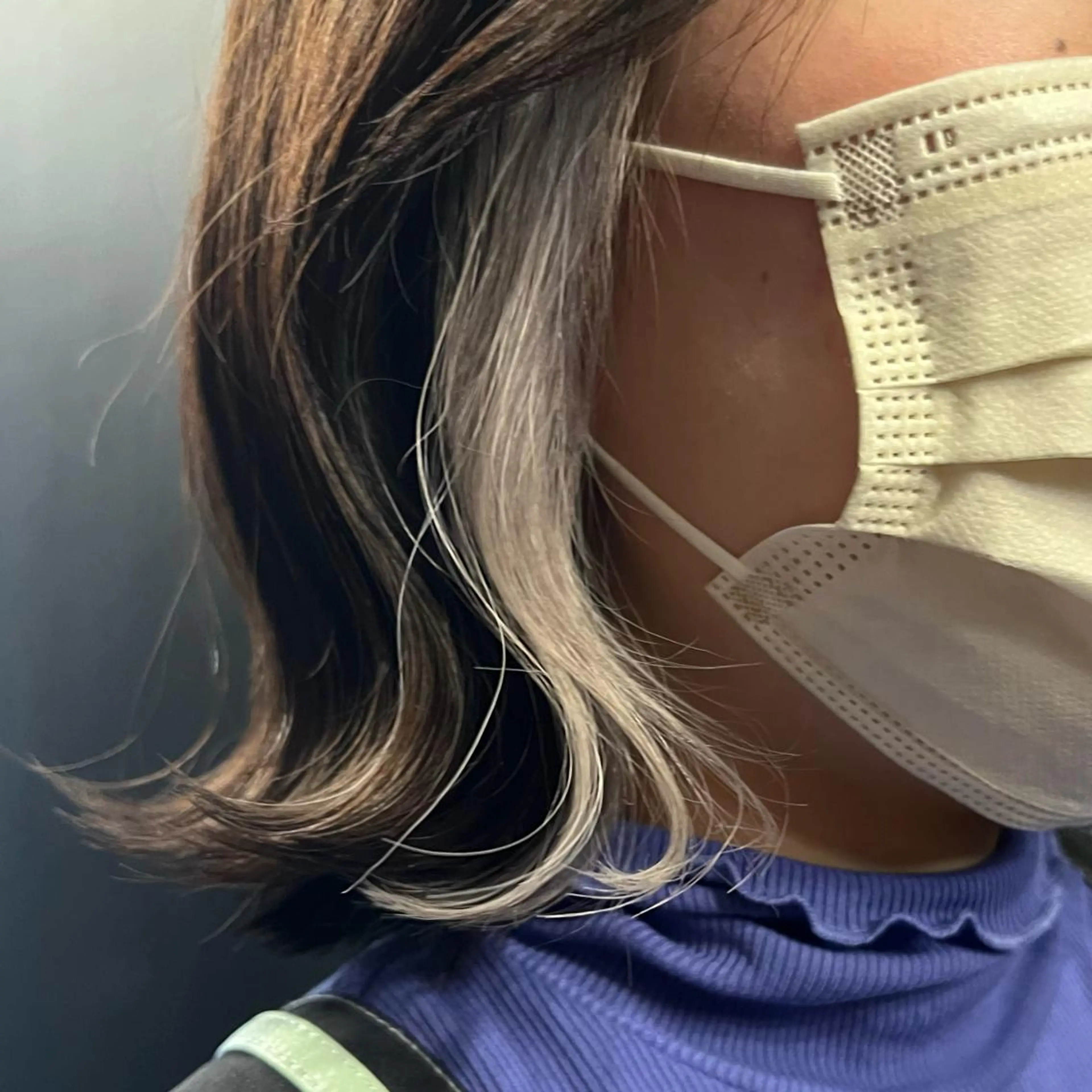 ミディアム カラー イヤリングカラー ハイトーンカラー ヘアカラー トリートメント 🌼動き×透明感🩵 ハイトーン/ナナのヘアスタイル